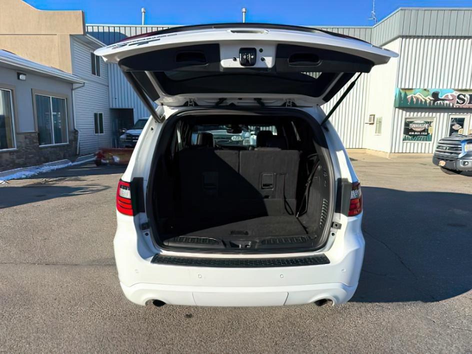 2022 WHITE /Black Dodge Durango GT AWD (1C4RDJDG5NC) with an Pentastar 3.6L V-6 DOHC engine, AUTOMATIC transmission, located at 1235 N Woodruff Ave., Idaho Falls, 83401, (208) 523-1053, 43.507172, -112.000488 - At Timberline Auto, finding a great deal on your next vehicle is always easy! Our experienced sales staff's goal is to help find you the right vehicle at the right price! Our knowledgeable finance department has options for almost any credit score. We offer extended service contract options to prote- Photo#5
