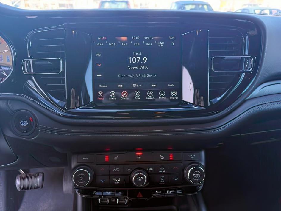 2022 WHITE /Black Dodge Durango GT AWD (1C4RDJDG5NC) with an Pentastar 3.6L V-6 DOHC engine, AUTOMATIC transmission, located at 1235 N Woodruff Ave., Idaho Falls, 83401, (208) 523-1053, 43.507172, -112.000488 - At Timberline Auto, finding a great deal on your next vehicle is always easy! Our experienced sales staff's goal is to help find you the right vehicle at the right price! Our knowledgeable finance department has options for almost any credit score. We offer extended service contract options to prote- Photo#17
