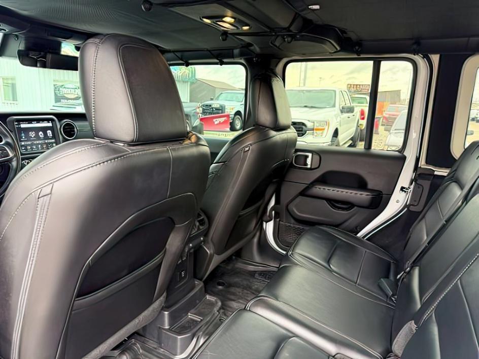2021 WHITE /Black Jeep Wrangler Unlimited (1C4HJXEN5MW) with an 20L I4 TURBO engine, Automatic transmission, located at 1175 N Woodruff Ave, Idaho Falls, ID, 83401, 43.506901, -111.999657 - Adventure is calling, and this 2021 Jeep Wrangler Unlimited Sahara 4wd is ready to answer! Finished in stunning pearl white with the sought after hardtop, this Wrangler combines legendary Jeep capability with premium comfort and unmistakable style. Conquer trails, snow, mud, and everything in betw- Photo#27
