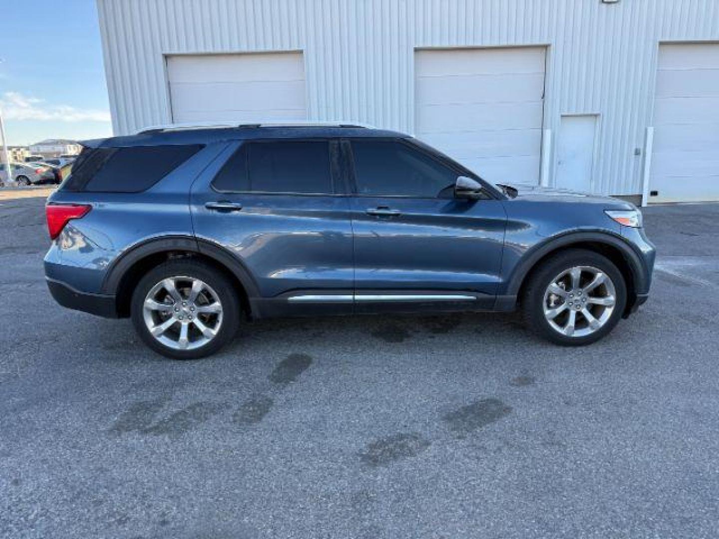 2020 BLUE /Light Sandstone Ford Explorer (1FM5K8HC1LG) with an EcoBoost 3L V-6 gasoline direct injection engine, Automatic transmission, located at 1175 N Woodruff Ave, Idaho Falls, ID, 83401, 43.506901, -111.999657 - At Timberline Auto, finding a great deal on your next vehicle is always easy! Our experienced sales staff's goal is to help find you the right vehicle at the right price! Our knowledgeable finance department has options for almost any credit score. We offer extended service contract options to prote - Photo#40