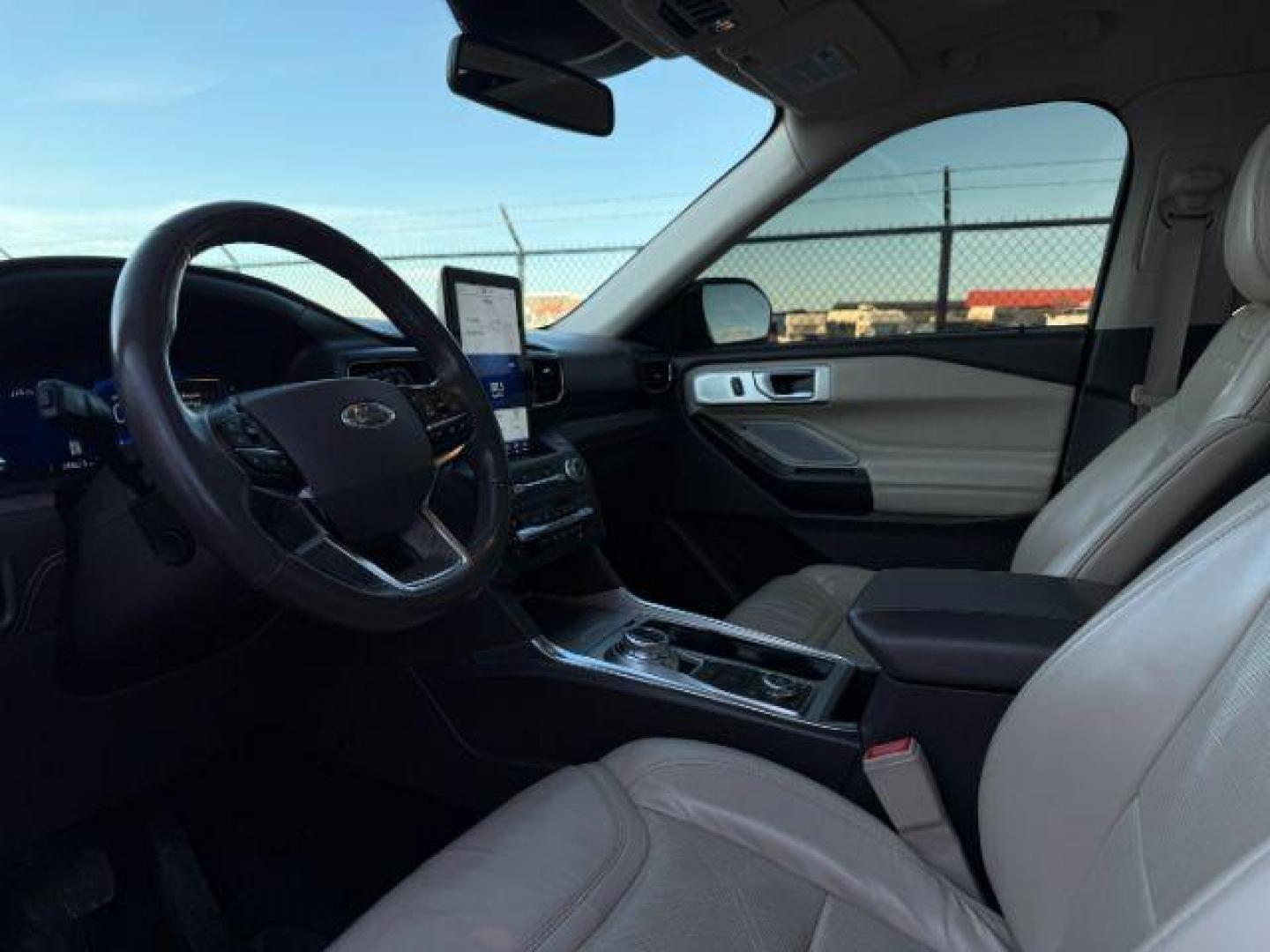 2020 BLUE /Light Sandstone Ford Explorer (1FM5K8HC1LG) with an EcoBoost 3L V-6 gasoline direct injection engine, Automatic transmission, located at 1175 N Woodruff Ave, Idaho Falls, ID, 83401, 43.506901, -111.999657 - At Timberline Auto, finding a great deal on your next vehicle is always easy! Our experienced sales staff's goal is to help find you the right vehicle at the right price! Our knowledgeable finance department has options for almost any credit score. We offer extended service contract options to prote - Photo#46