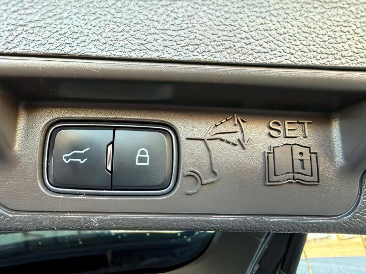 2020 BLUE /Light Sandstone Ford Explorer (1FM5K8HC1LG) with an EcoBoost 3L V-6 gasoline direct injection engine, Automatic transmission, located at 1175 N Woodruff Ave, Idaho Falls, ID, 83401, 43.506901, -111.999657 - At Timberline Auto, finding a great deal on your next vehicle is always easy! Our experienced sales staff's goal is to help find you the right vehicle at the right price! Our knowledgeable finance department has options for almost any credit score. We offer extended service contract options to prote - Photo#6