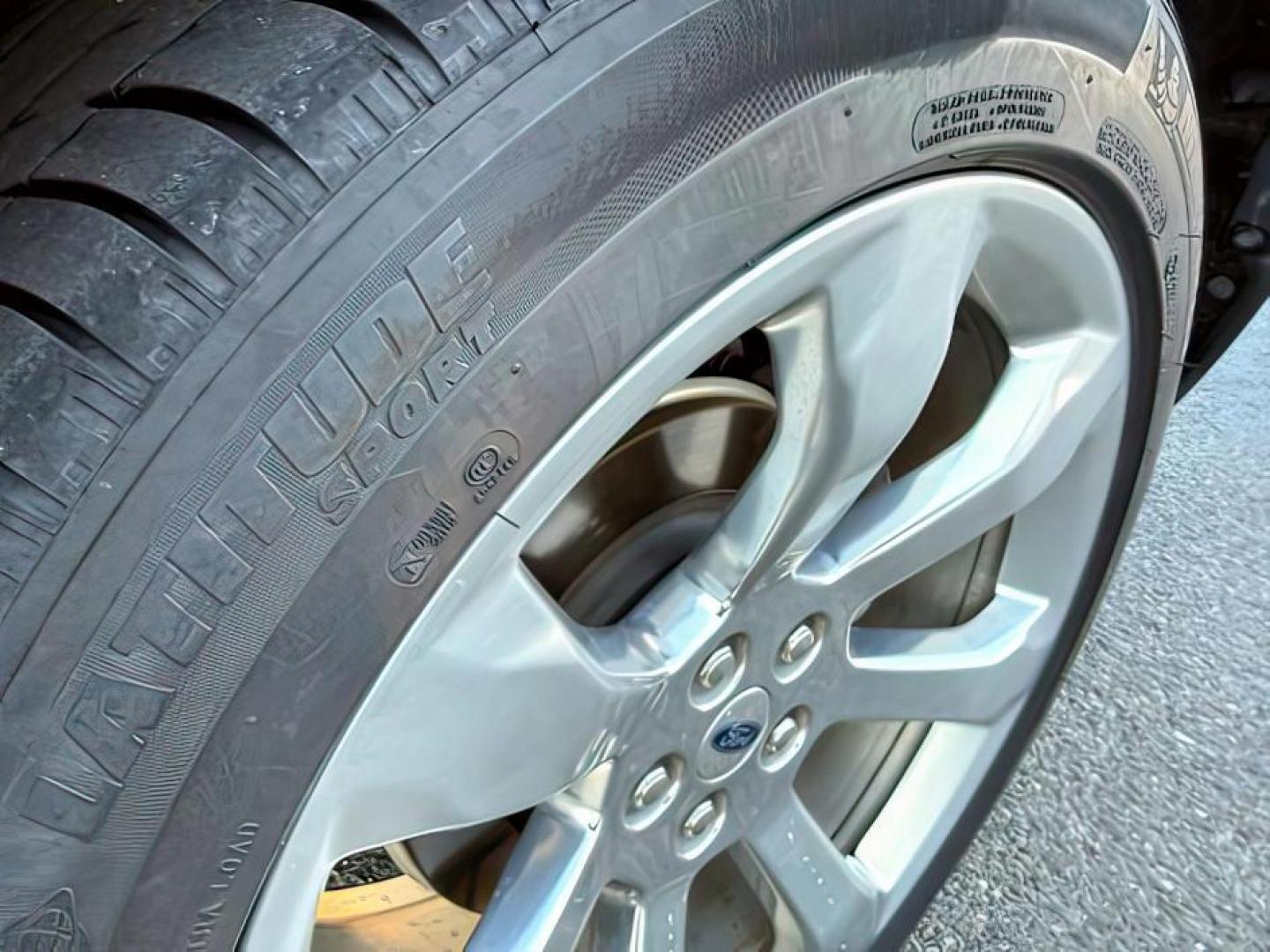 2020 BLUE /Light Sandstone Ford Explorer (1FM5K8HC1LG) with an EcoBoost 3L V-6 gasoline direct injection engine, Automatic transmission, located at 1175 N Woodruff Ave, Idaho Falls, ID, 83401, 43.506901, -111.999657 - At Timberline Auto, finding a great deal on your next vehicle is always easy! Our experienced sales staff's goal is to help find you the right vehicle at the right price! Our knowledgeable finance department has options for almost any credit score. We offer extended service contract options to prote - Photo#13