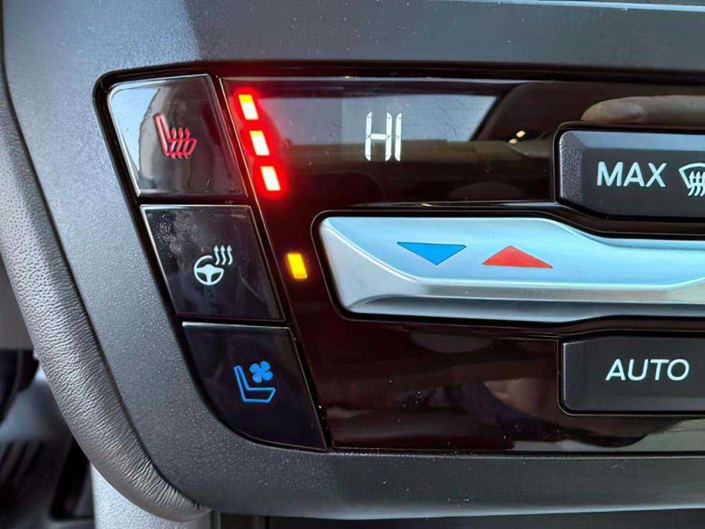 2020 BLUE /Light Sandstone Ford Explorer (1FM5K8HC1LG) with an EcoBoost 3L V-6 gasoline direct injection engine, Automatic transmission, located at 1175 N Woodruff Ave, Idaho Falls, ID, 83401, 43.506901, -111.999657 - At Timberline Auto, finding a great deal on your next vehicle is always easy! Our experienced sales staff's goal is to help find you the right vehicle at the right price! Our knowledgeable finance department has options for almost any credit score. We offer extended service contract options to prote - Photo#20