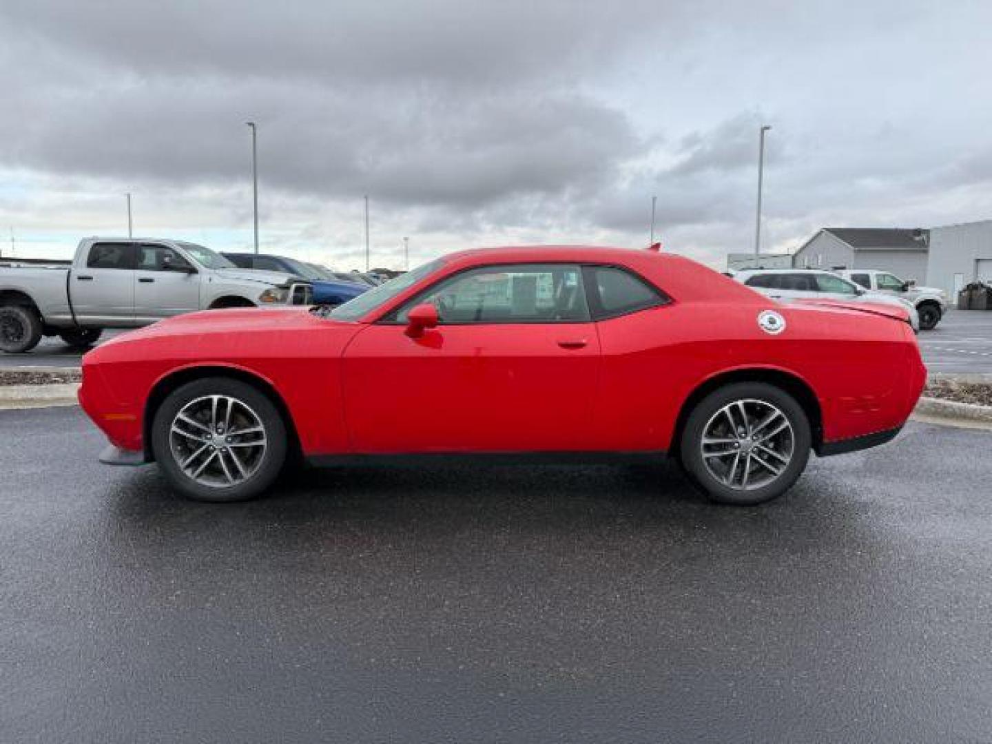 2019 RED /Black Dodge Challenger (2C3CDZKG2KH) with an Pentastar 36L V-6 DOHC engine, Automatic transmission, located at 1175 N Woodruff Ave, Idaho Falls, ID, 83401, 43.506901, -111.999657 - At Timberline Auto, finding a great deal on your next vehicle is always easy! Our experienced sales staff's goal is to help find you the right vehicle at the right price! Our knowledgeable finance department has options for almost any credit score. We offer extended service contract options to prote - Photo#1
