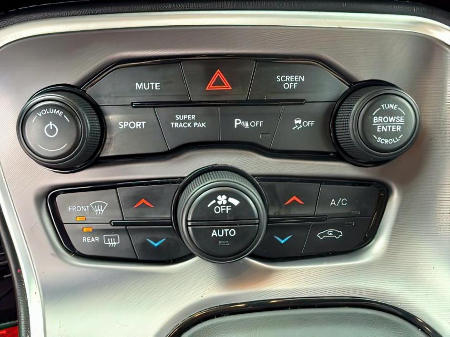 2019 RED /Black Dodge Challenger (2C3CDZKG2KH) with an Pentastar 36L V-6 DOHC engine, Automatic transmission, located at 1175 N Woodruff Ave, Idaho Falls, ID, 83401, 43.506901, -111.999657 - At Timberline Auto, finding a great deal on your next vehicle is always easy! Our experienced sales staff's goal is to help find you the right vehicle at the right price! Our knowledgeable finance department has options for almost any credit score. We offer extended service contract options to prote - Photo#15