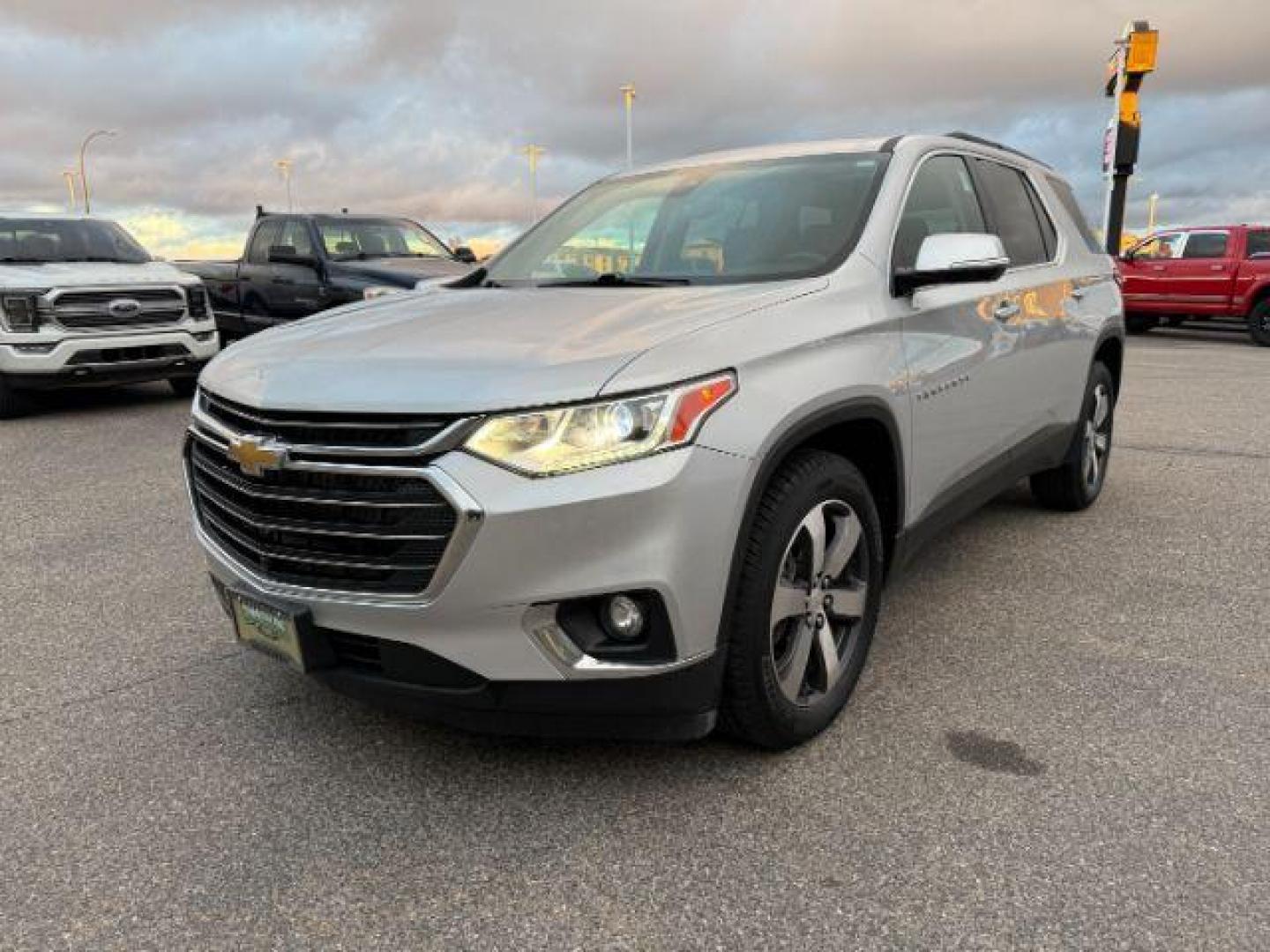 2020 SILVER /Jet Black Chevrolet Traverse (1GNEVHKW9LJ) with an 36L V-6 gasoline direct injection engine, Automatic transmission, located at 1175 N Woodruff Ave, Idaho Falls, ID, 83401, 43.506901, -111.999657 - At Timberline Auto, finding a great deal on your next vehicle is always easy! Our experienced sales staff's goal is to help find you the right vehicle at the right price! Our knowledgeable finance department has options for almost any credit score. We offer extended service contract options to prote - Photo#28