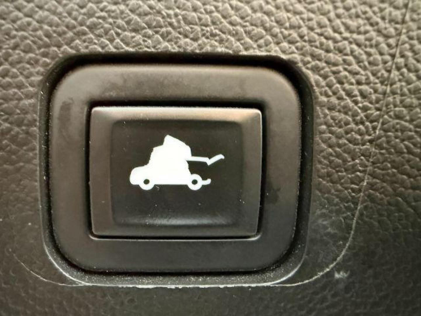 2020 SILVER /Jet Black Chevrolet Traverse (1GNEVHKW9LJ) with an 36L V-6 gasoline direct injection engine, Automatic transmission, located at 1175 N Woodruff Ave, Idaho Falls, ID, 83401, 43.506901, -111.999657 - At Timberline Auto, finding a great deal on your next vehicle is always easy! Our experienced sales staff's goal is to help find you the right vehicle at the right price! Our knowledgeable finance department has options for almost any credit score. We offer extended service contract options to prote - Photo#34