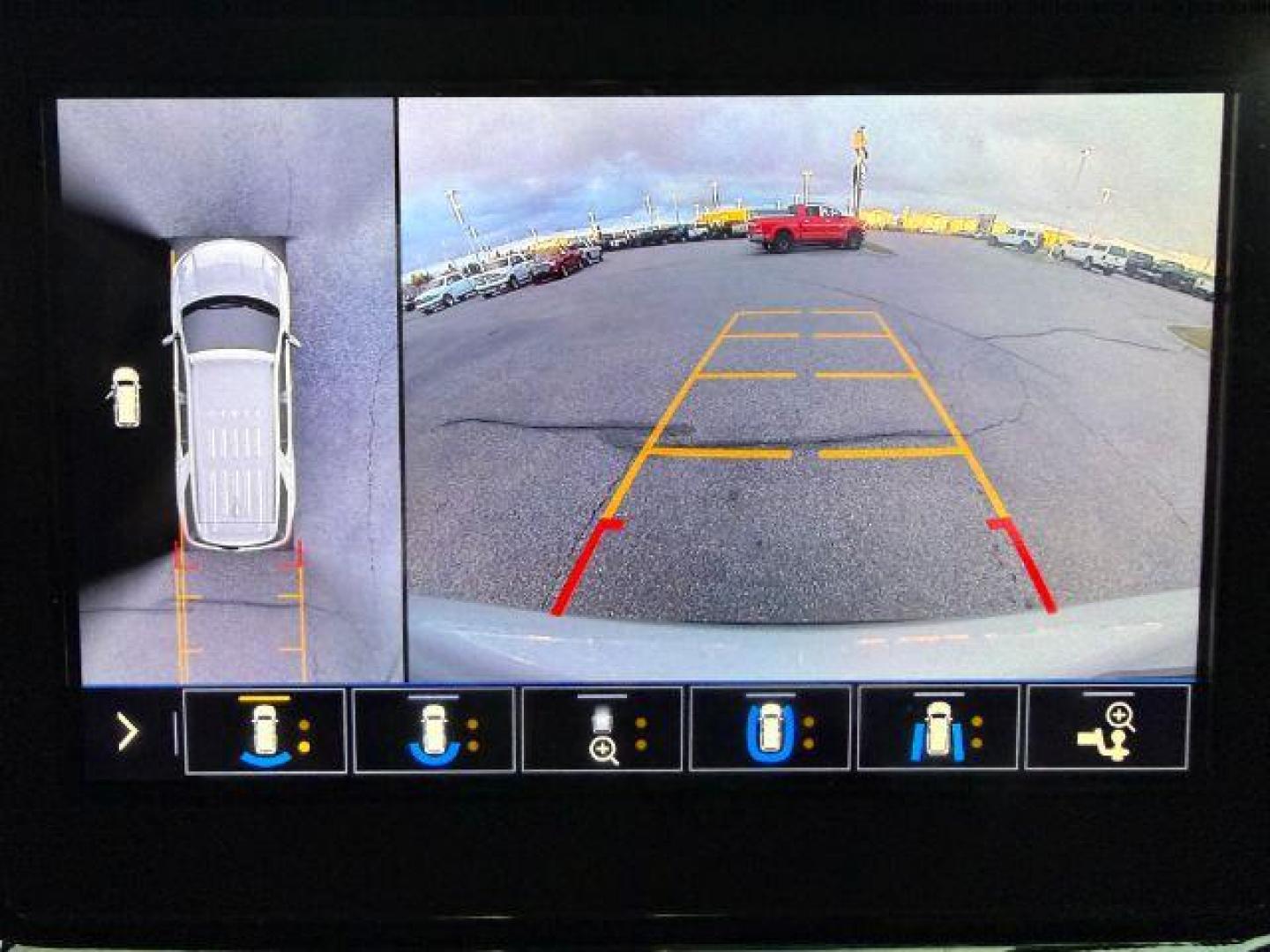 2020 SILVER /Jet Black Chevrolet Traverse (1GNEVHKW9LJ) with an 36L V-6 gasoline direct injection engine, Automatic transmission, located at 1175 N Woodruff Ave, Idaho Falls, ID, 83401, 43.506901, -111.999657 - At Timberline Auto, finding a great deal on your next vehicle is always easy! Our experienced sales staff's goal is to help find you the right vehicle at the right price! Our knowledgeable finance department has options for almost any credit score. We offer extended service contract options to prote - Photo#46