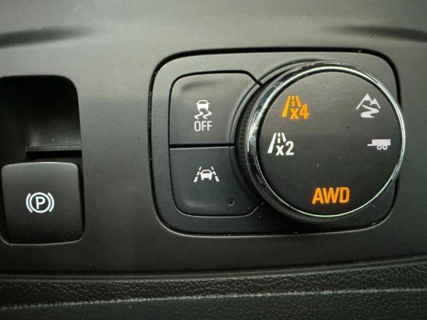 2020 SILVER /Jet Black Chevrolet Traverse (1GNEVHKW9LJ) with an 36L V-6 gasoline direct injection engine, Automatic transmission, located at 1175 N Woodruff Ave, Idaho Falls, ID, 83401, 43.506901, -111.999657 - At Timberline Auto, finding a great deal on your next vehicle is always easy! Our experienced sales staff's goal is to help find you the right vehicle at the right price! Our knowledgeable finance department has options for almost any credit score. We offer extended service contract options to prote - Photo#48