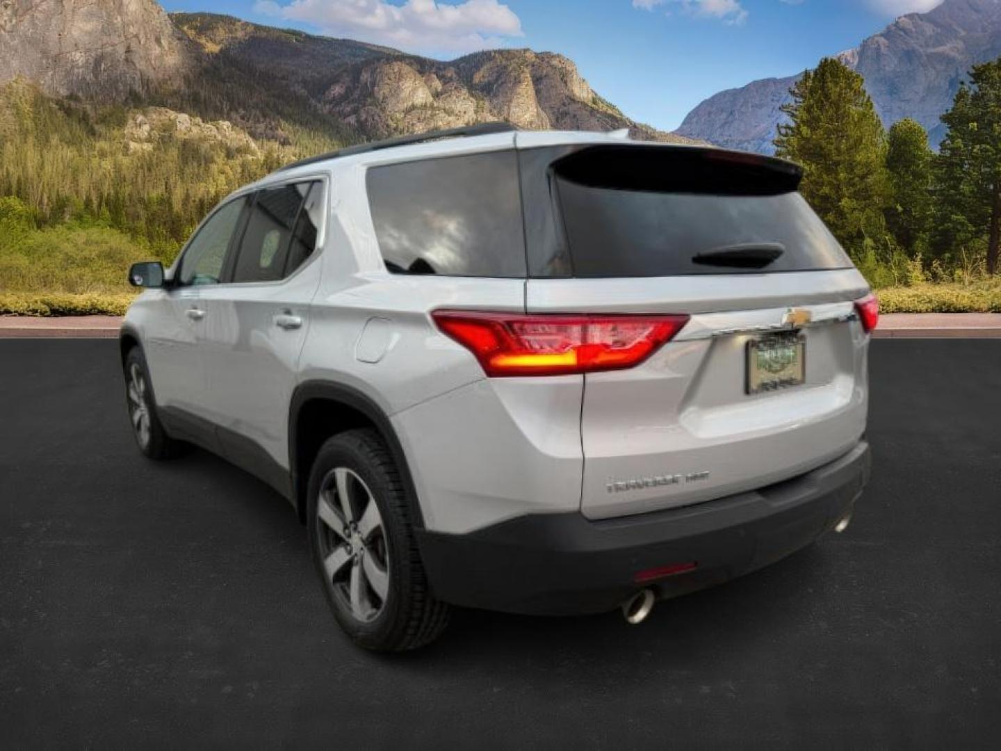 2020 SILVER /Jet Black Chevrolet Traverse (1GNEVHKW9LJ) with an 36L V-6 gasoline direct injection engine, Automatic transmission, located at 1175 N Woodruff Ave, Idaho Falls, ID, 83401, 43.506901, -111.999657 - At Timberline Auto, finding a great deal on your next vehicle is always easy! Our experienced sales staff's goal is to help find you the right vehicle at the right price! Our knowledgeable finance department has options for almost any credit score. We offer extended service contract options to prote - Photo#2