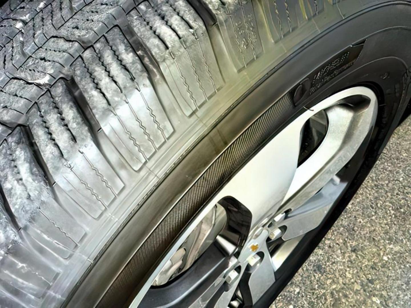 2020 SILVER /Jet Black Chevrolet Traverse (1GNEVHKW9LJ) with an 36L V-6 gasoline direct injection engine, Automatic transmission, located at 1175 N Woodruff Ave, Idaho Falls, ID, 83401, 43.506901, -111.999657 - At Timberline Auto, finding a great deal on your next vehicle is always easy! Our experienced sales staff's goal is to help find you the right vehicle at the right price! Our knowledgeable finance department has options for almost any credit score. We offer extended service contract options to prote - Photo#12