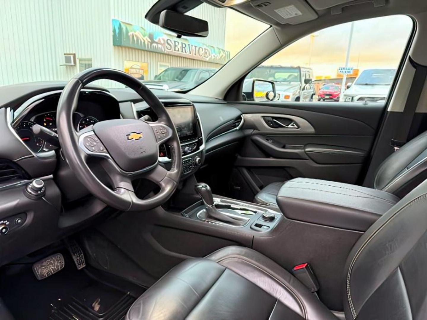 2020 SILVER /Jet Black Chevrolet Traverse (1GNEVHKW9LJ) with an 36L V-6 gasoline direct injection engine, Automatic transmission, located at 1175 N Woodruff Ave, Idaho Falls, ID, 83401, 43.506901, -111.999657 - At Timberline Auto, finding a great deal on your next vehicle is always easy! Our experienced sales staff's goal is to help find you the right vehicle at the right price! Our knowledgeable finance department has options for almost any credit score. We offer extended service contract options to prote - Photo#15