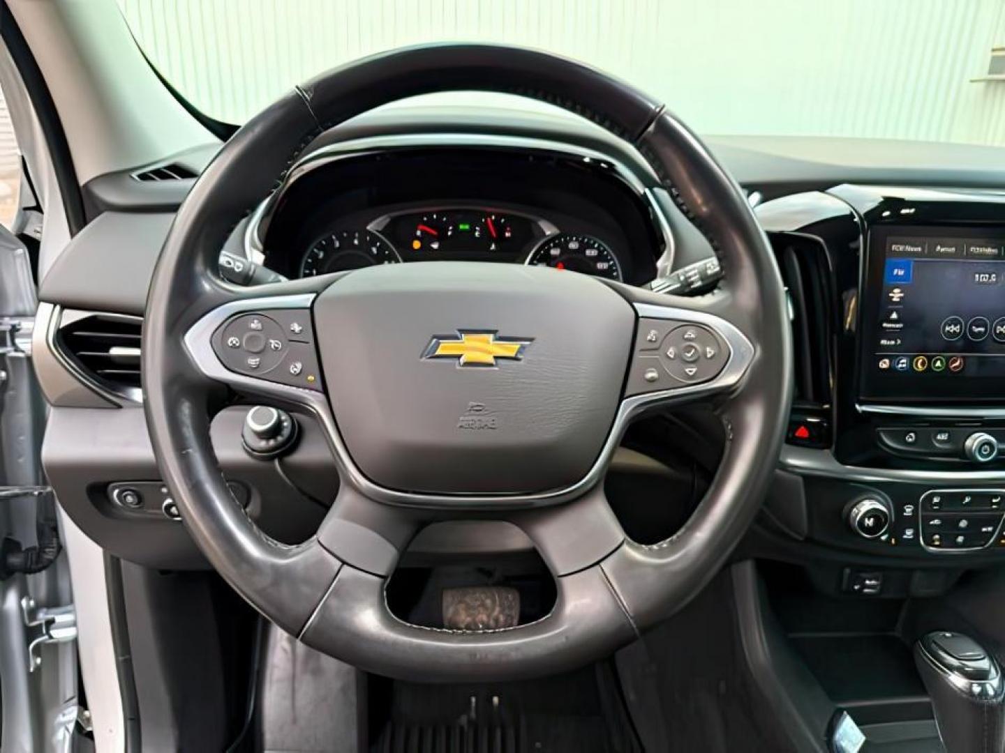 2020 SILVER /Jet Black Chevrolet Traverse (1GNEVHKW9LJ) with an 36L V-6 gasoline direct injection engine, Automatic transmission, located at 1175 N Woodruff Ave, Idaho Falls, ID, 83401, 43.506901, -111.999657 - At Timberline Auto, finding a great deal on your next vehicle is always easy! Our experienced sales staff's goal is to help find you the right vehicle at the right price! Our knowledgeable finance department has options for almost any credit score. We offer extended service contract options to prote - Photo#16