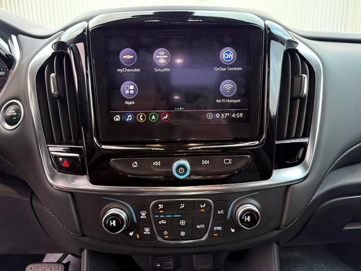 2020 SILVER /Jet Black Chevrolet Traverse (1GNEVHKW9LJ) with an 36L V-6 gasoline direct injection engine, Automatic transmission, located at 1175 N Woodruff Ave, Idaho Falls, ID, 83401, 43.506901, -111.999657 - At Timberline Auto, finding a great deal on your next vehicle is always easy! Our experienced sales staff's goal is to help find you the right vehicle at the right price! Our knowledgeable finance department has options for almost any credit score. We offer extended service contract options to prote - Photo#17