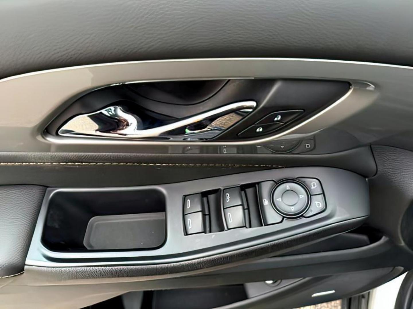 2020 SILVER /Jet Black Chevrolet Traverse (1GNEVHKW9LJ) with an 36L V-6 gasoline direct injection engine, Automatic transmission, located at 1175 N Woodruff Ave, Idaho Falls, ID, 83401, 43.506901, -111.999657 - At Timberline Auto, finding a great deal on your next vehicle is always easy! Our experienced sales staff's goal is to help find you the right vehicle at the right price! Our knowledgeable finance department has options for almost any credit score. We offer extended service contract options to prote - Photo#23