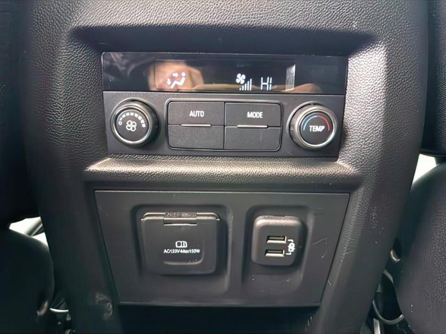 2020 SILVER /Jet Black Chevrolet Traverse (1GNEVHKW9LJ) with an 36L V-6 gasoline direct injection engine, Automatic transmission, located at 1175 N Woodruff Ave, Idaho Falls, ID, 83401, 43.506901, -111.999657 - At Timberline Auto, finding a great deal on your next vehicle is always easy! Our experienced sales staff's goal is to help find you the right vehicle at the right price! Our knowledgeable finance department has options for almost any credit score. We offer extended service contract options to prote - Photo#25