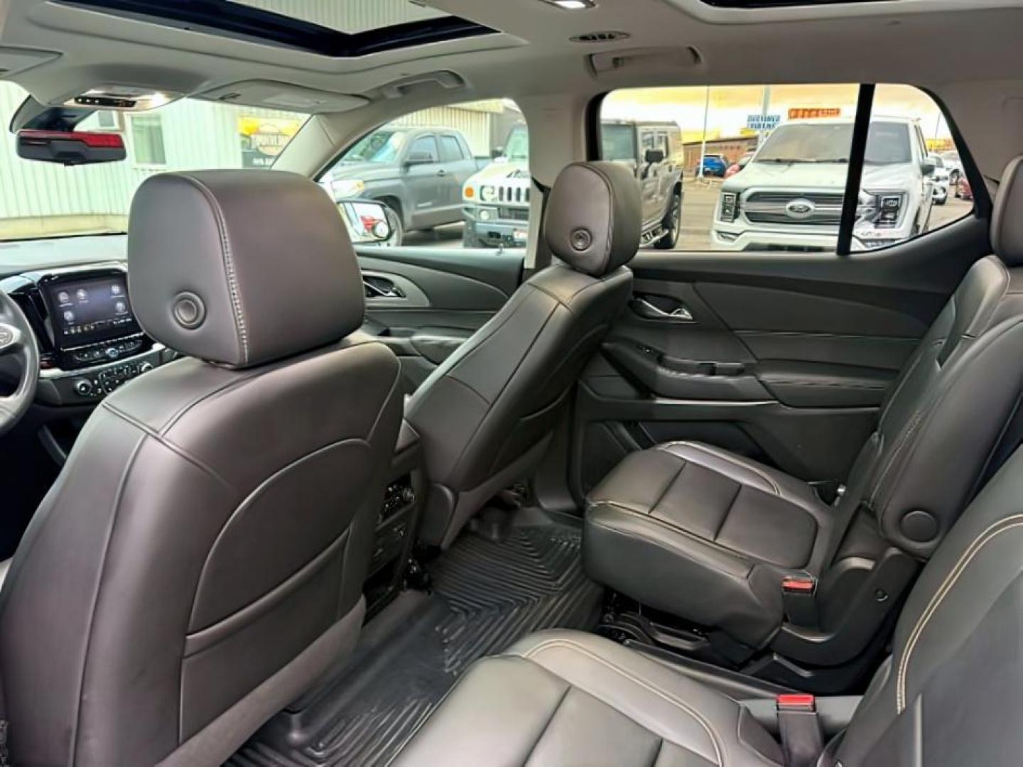 2020 SILVER /Jet Black Chevrolet Traverse (1GNEVHKW9LJ) with an 36L V-6 gasoline direct injection engine, Automatic transmission, located at 1175 N Woodruff Ave, Idaho Falls, ID, 83401, 43.506901, -111.999657 - At Timberline Auto, finding a great deal on your next vehicle is always easy! Our experienced sales staff's goal is to help find you the right vehicle at the right price! Our knowledgeable finance department has options for almost any credit score. We offer extended service contract options to prote - Photo#26