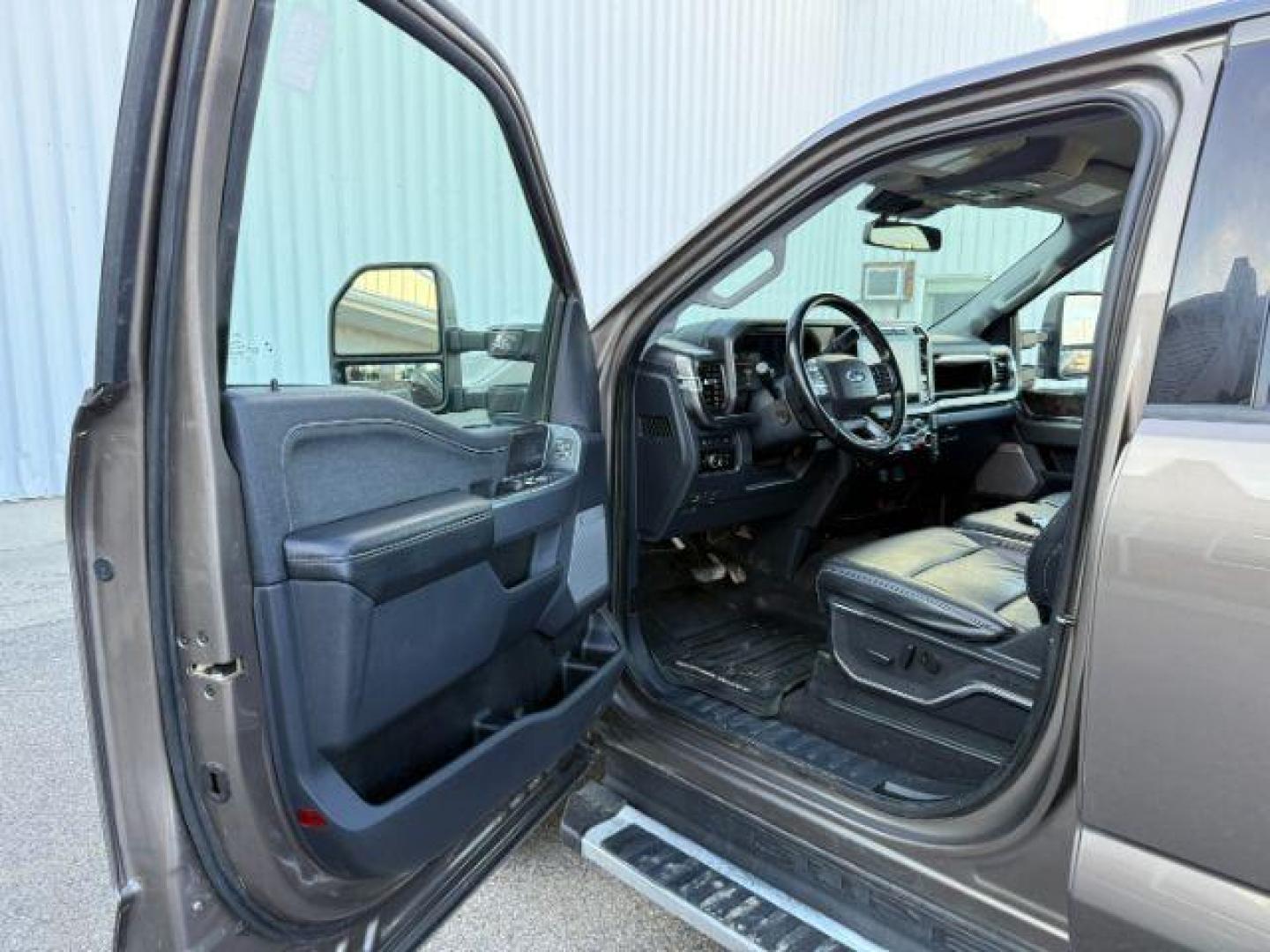 2023 GOLD /LEATHER Ford Super Duty F-350 SRW (1FT8W3BT5PE) with an 67L engine, Automatic transmission, located at 1175 N Woodruff Ave, Idaho Falls, ID, 83401, 43.506901, -111.999657 - At Timberline Auto, finding a great deal on your next vehicle is always easy! Our experienced sales staff's goal is to help find you the right vehicle at the right price! Our knowledgeable finance department has options for almost any credit score. We offer extended service contract options to prote - Photo#37