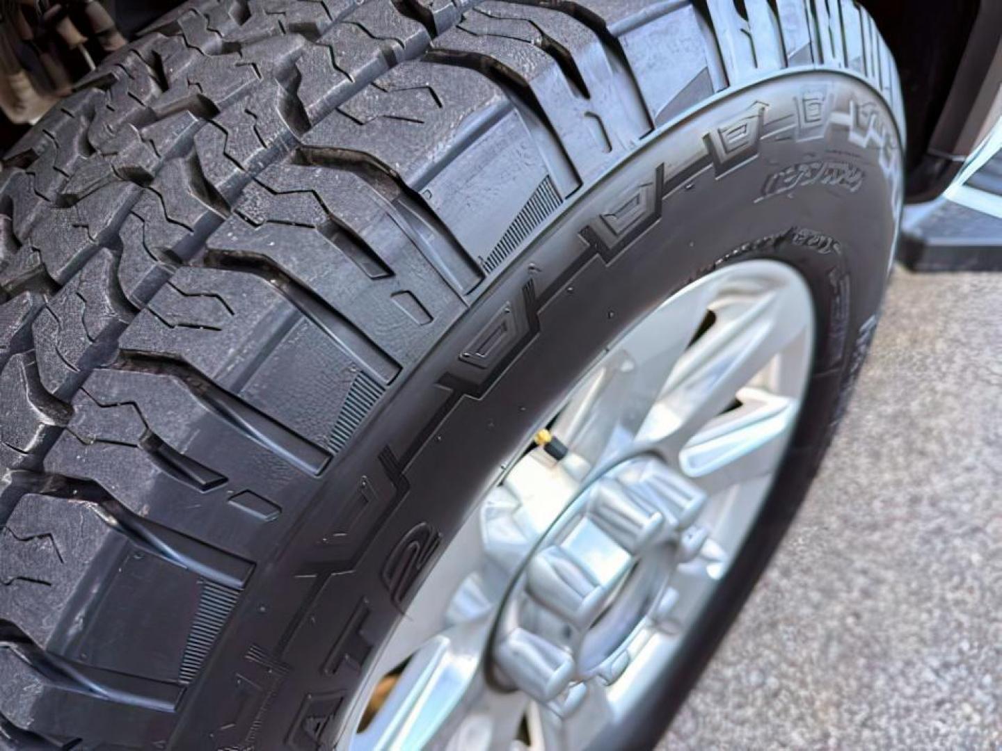 2023 GOLD /LEATHER Ford Super Duty F-350 SRW (1FT8W3BT5PE) with an 67L engine, Automatic transmission, located at 1175 N Woodruff Ave, Idaho Falls, ID, 83401, 43.506901, -111.999657 - At Timberline Auto, finding a great deal on your next vehicle is always easy! Our experienced sales staff's goal is to help find you the right vehicle at the right price! Our knowledgeable finance department has options for almost any credit score. We offer extended service contract options to prote - Photo#10