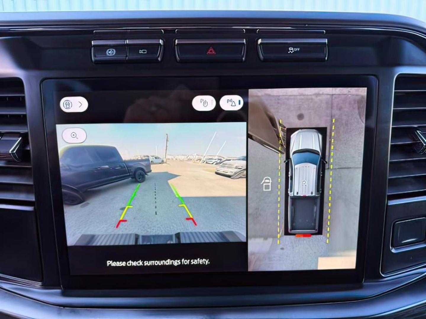 2023 GOLD /LEATHER Ford Super Duty F-350 SRW (1FT8W3BT5PE) with an 67L engine, Automatic transmission, located at 1175 N Woodruff Ave, Idaho Falls, ID, 83401, 43.506901, -111.999657 - At Timberline Auto, finding a great deal on your next vehicle is always easy! Our experienced sales staff's goal is to help find you the right vehicle at the right price! Our knowledgeable finance department has options for almost any credit score. We offer extended service contract options to prote - Photo#16