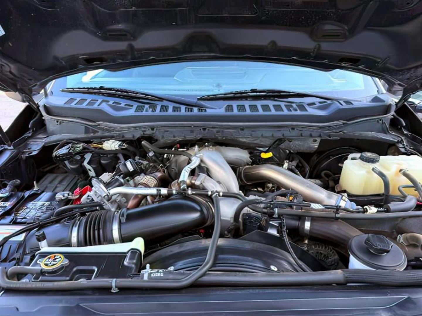 2023 GOLD /LEATHER Ford Super Duty F-350 SRW (1FT8W3BT5PE) with an 67L engine, Automatic transmission, located at 1175 N Woodruff Ave, Idaho Falls, ID, 83401, 43.506901, -111.999657 - At Timberline Auto, finding a great deal on your next vehicle is always easy! Our experienced sales staff's goal is to help find you the right vehicle at the right price! Our knowledgeable finance department has options for almost any credit score. We offer extended service contract options to prote - Photo#25