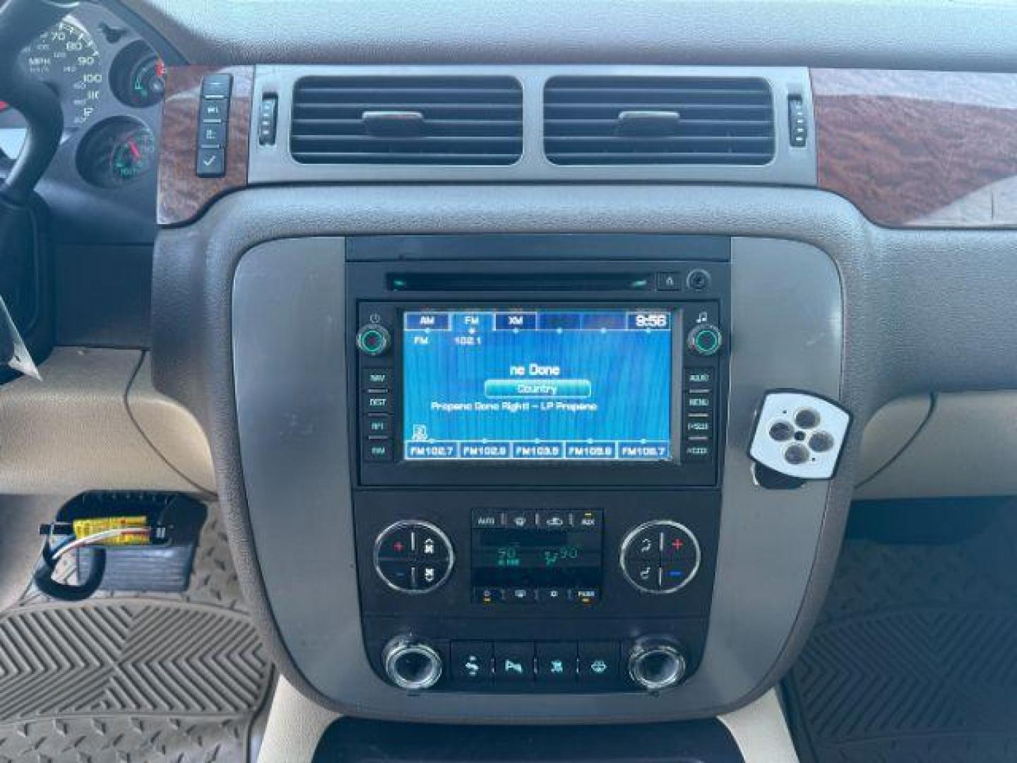 2008 Onyx Black /Ebony GMC Yukon XL 2500 (1GKGK26KX8R) with an Vortec 6L V-8 variable valve control engine, Automatic transmission, located at 1175 N Woodruff Ave, Idaho Falls, ID, 83401, 43.506901, -111.999657 - At Timberline Auto, finding a great deal on your next vehicle is always easy! Our experienced sales staff's goal is to help find you the right vehicle at the right price! Our knowledgeable finance department has options for almost any credit score. We offer extended service contract options to prote - Photo#39