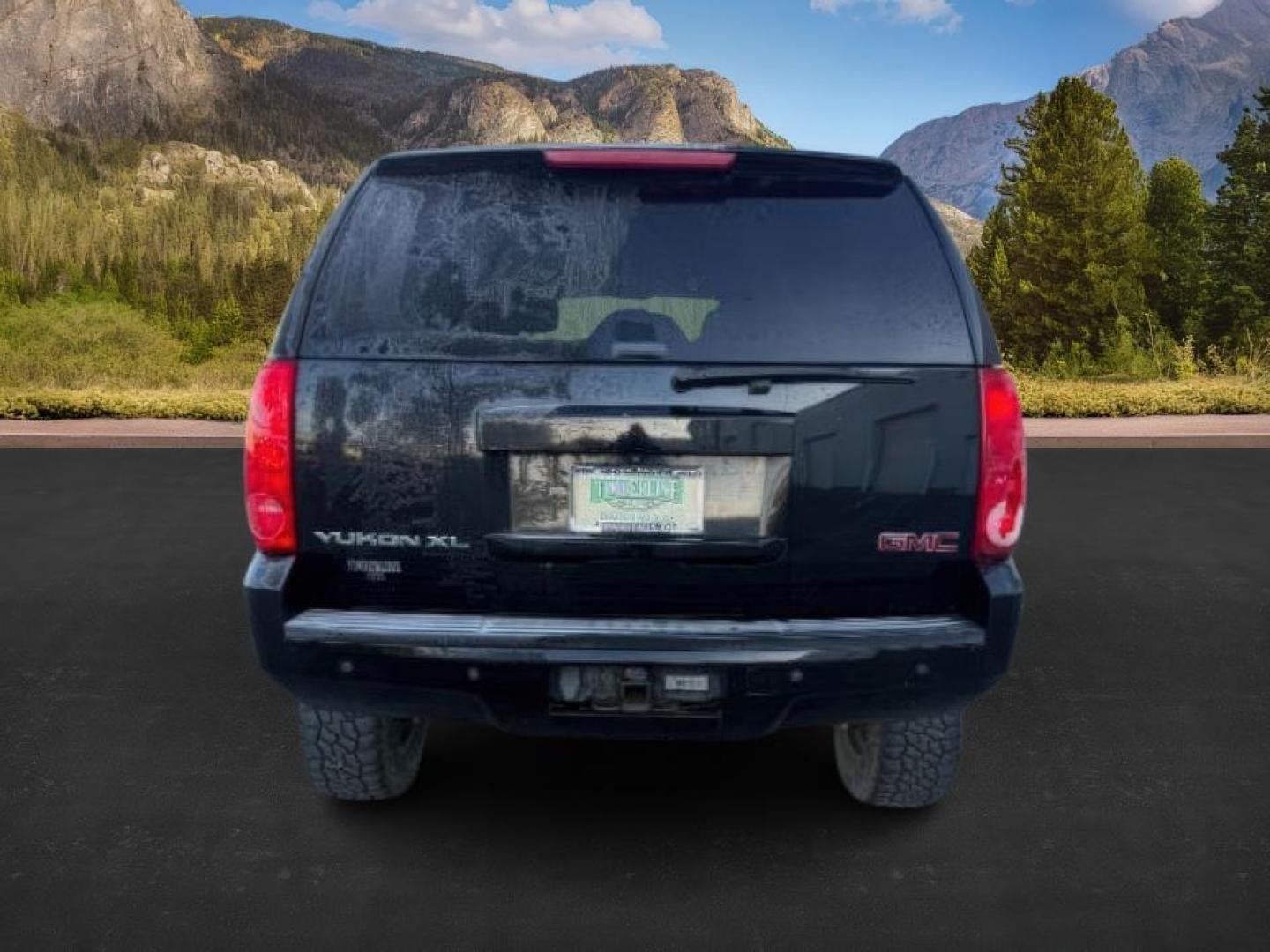 2008 Onyx Black /Ebony GMC Yukon XL 2500 (1GKGK26KX8R) with an Vortec 6L V-8 variable valve control engine, Automatic transmission, located at 1175 N Woodruff Ave, Idaho Falls, ID, 83401, 43.506901, -111.999657 - At Timberline Auto, finding a great deal on your next vehicle is always easy! Our experienced sales staff's goal is to help find you the right vehicle at the right price! Our knowledgeable finance department has options for almost any credit score. We offer extended service contract options to prote - Photo#3