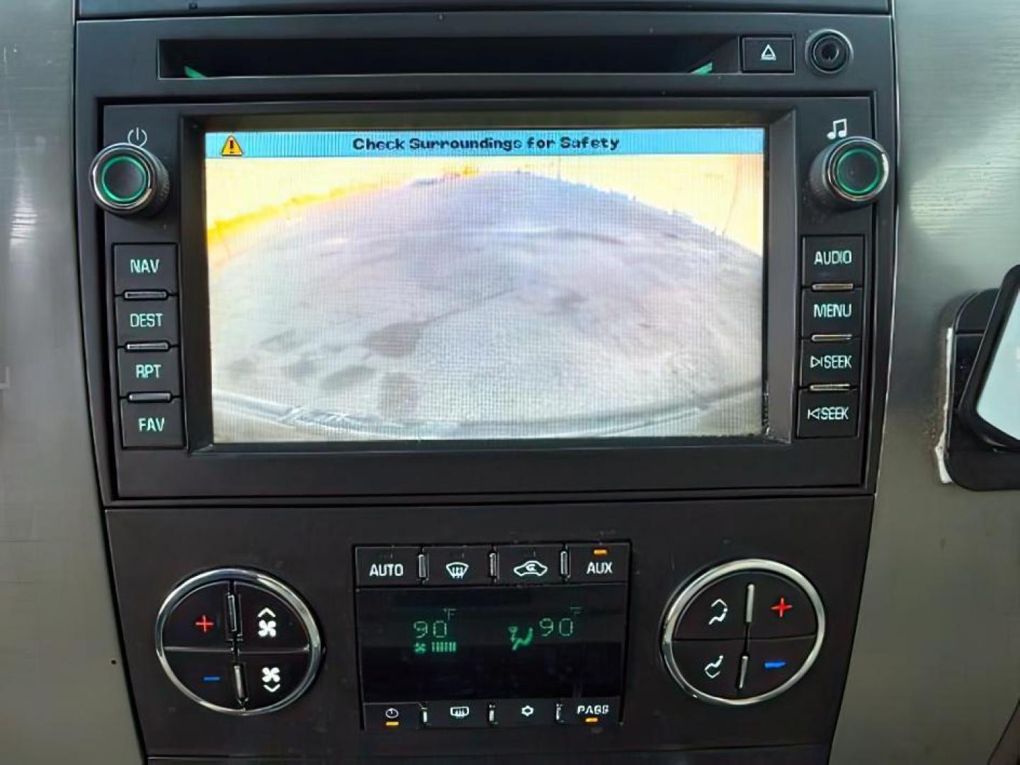 2008 Onyx Black /Ebony GMC Yukon XL 2500 (1GKGK26KX8R) with an Vortec 6L V-8 variable valve control engine, Automatic transmission, located at 1175 N Woodruff Ave, Idaho Falls, ID, 83401, 43.506901, -111.999657 - At Timberline Auto, finding a great deal on your next vehicle is always easy! Our experienced sales staff's goal is to help find you the right vehicle at the right price! Our knowledgeable finance department has options for almost any credit score. We offer extended service contract options to prote - Photo#16