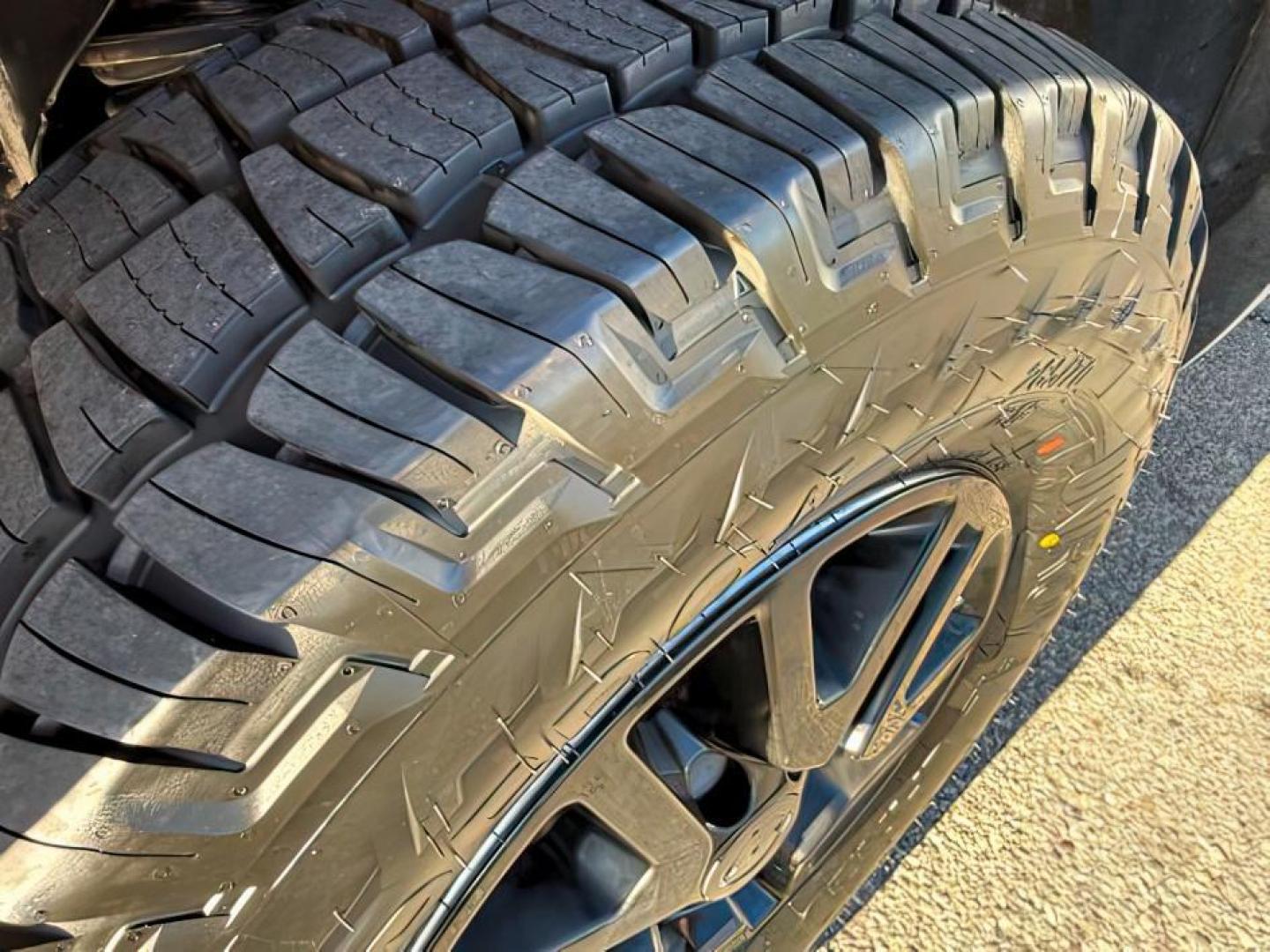 2016 Brilliant Silver /Steel Nissan Frontier (1N6AD0EV3GN) with an VQ 4L V-6 DOHC engine, Automatic transmission, located at 1175 N Woodruff Ave, Idaho Falls, ID, 83401, 43.506901, -111.999657 - At Timberline Auto, finding a great deal on your next vehicle is always easy! Our experienced sales staff's goal is to help find you the right vehicle at the right price! Our knowledgeable finance department has options for almost any credit score. We offer extended service contract options to prote - Photo#8