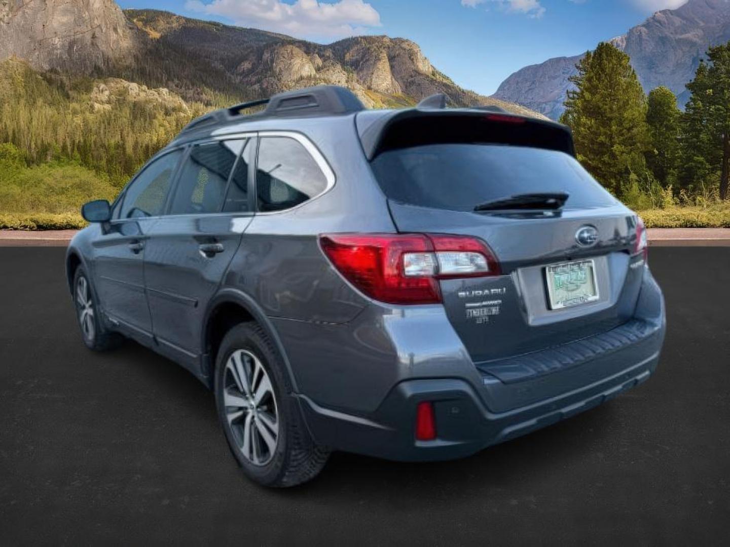 2018 GRAY /Slate Black Subaru Outback (4S4BSANC9J3) with an 25L H-4 DOHC engine, Automatic transmission, located at 1175 N Woodruff Ave, Idaho Falls, ID, 83401, 43.506901, -111.999657 - At Timberline Auto, finding a great deal on your next vehicle is always easy! Our experienced sales staff's goal is to help find you the right vehicle at the right price! Our knowledgeable finance department has options for almost any credit score. We offer extended service contract options to prote - Photo#2