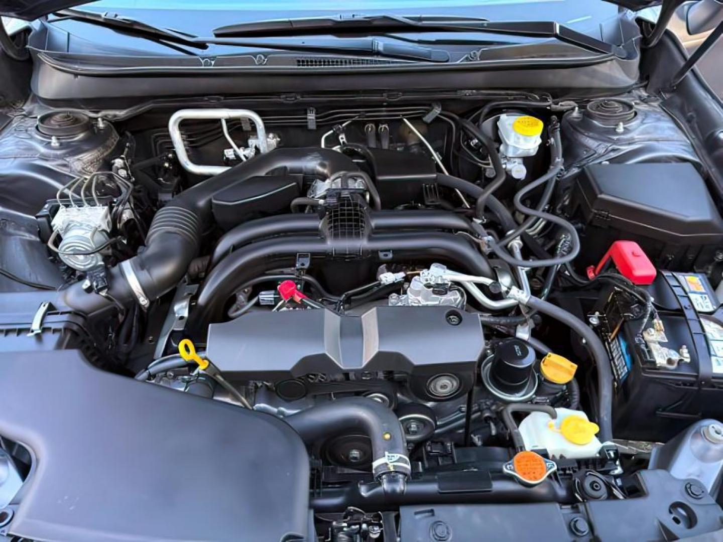 2018 GRAY /Slate Black Subaru Outback (4S4BSANC9J3) with an 25L H-4 DOHC engine, Automatic transmission, located at 1175 N Woodruff Ave, Idaho Falls, ID, 83401, 43.506901, -111.999657 - At Timberline Auto, finding a great deal on your next vehicle is always easy! Our experienced sales staff's goal is to help find you the right vehicle at the right price! Our knowledgeable finance department has options for almost any credit score. We offer extended service contract options to prote - Photo#27