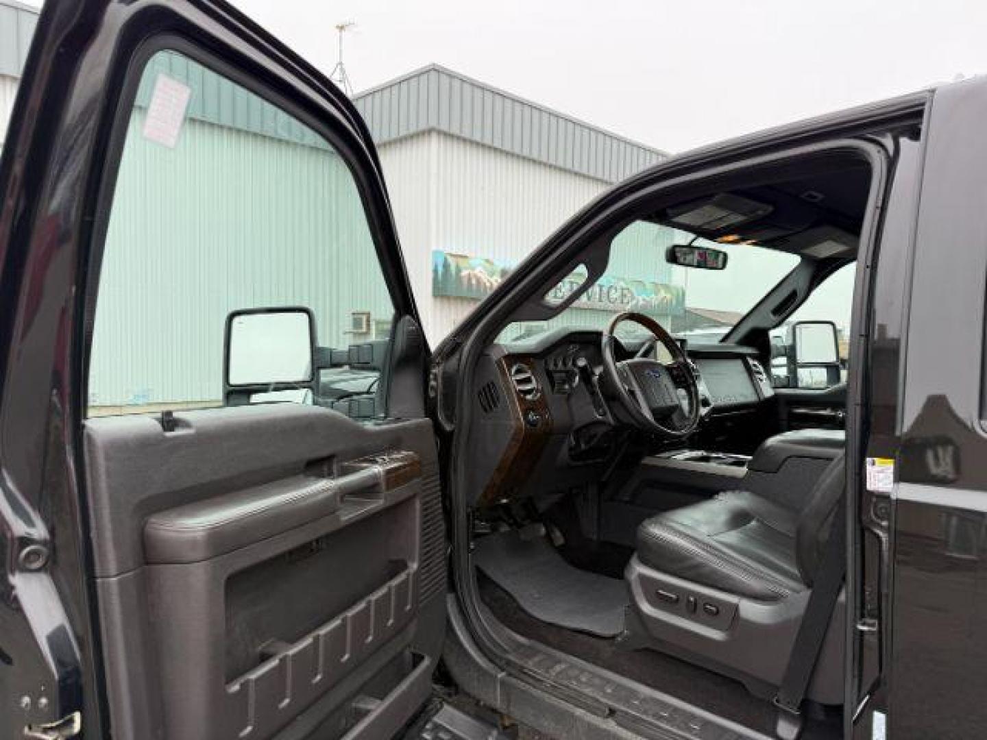 2015 Tuxedo Black Metallic /Black Ford F-350 PLATINUM (1FT8W3BT1FE) with an Powerstroke 6.7L V-8 diesel direct injection engine, AUTOMATIC transmission, located at 1235 N Woodruff Ave., Idaho Falls, 83401, (208) 523-1053, 43.507172, -112.000488 - Photo#35