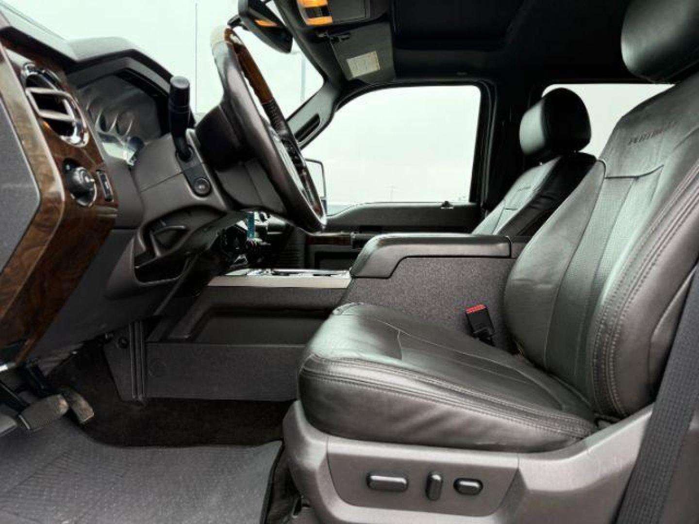 2015 Tuxedo Black Metallic /Black Ford F-350 PLATINUM (1FT8W3BT1FE) with an Powerstroke 6.7L V-8 diesel direct injection engine, AUTOMATIC transmission, located at 1235 N Woodruff Ave., Idaho Falls, 83401, (208) 523-1053, 43.507172, -112.000488 - Photo#36