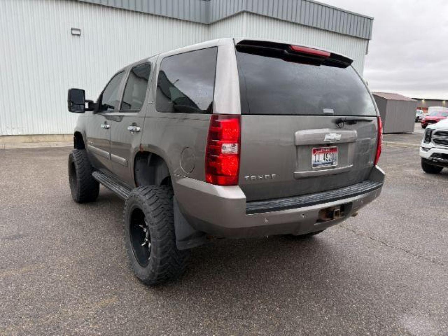 2007 GREY /Ebony Chevrolet Tahoe (1GNFK13027J) with an 53 engine, Automatic transmission, located at 1175 N Woodruff Ave, Idaho Falls, ID, 83401, 43.506901, -111.999657 - ... Read the full description on our Website at: www.usedtrucksidahofalls.com - Photo#12
