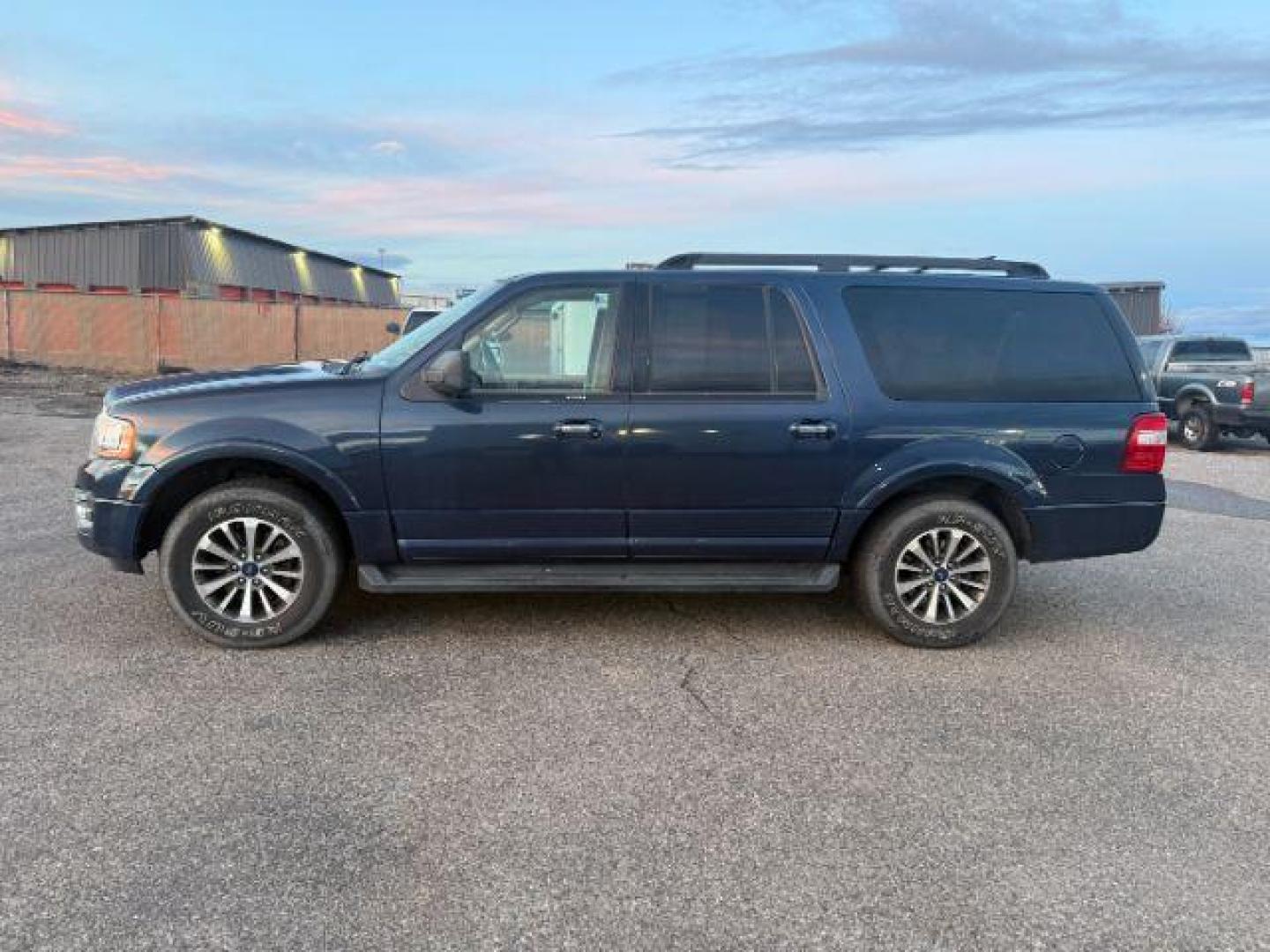 2017 BLUE /Ebony Ford Expedition EL (1FMJK1JT9HE) with an EcoBoost 35L V-6 gasoline direct injection engine, Automatic transmission, located at 1175 N Woodruff Ave, Idaho Falls, ID, 83401, 43.506901, -111.999657 - At Timberline Auto, finding a great deal on your next vehicle is always easy! Our experienced sales staff's goal is to help find you the right vehicle at the right price! Our knowledgeable finance department has options for almost any credit score. We offer extended service contract options to prote - Photo#1