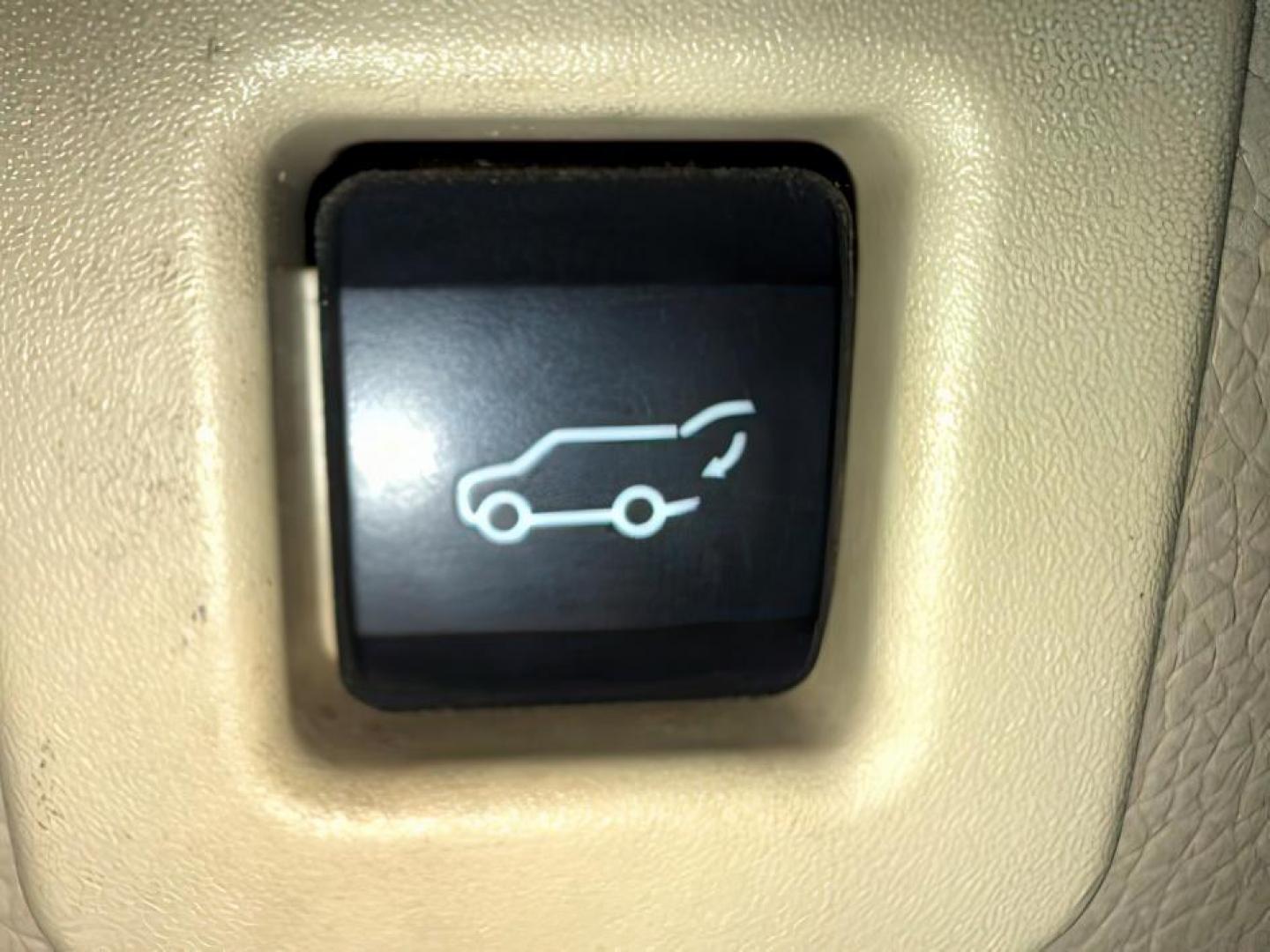 2017 BLUE /Ebony Ford Expedition EL (1FMJK1JT9HE) with an EcoBoost 35L V-6 gasoline direct injection engine, Automatic transmission, located at 1175 N Woodruff Ave, Idaho Falls, ID, 83401, 43.506901, -111.999657 - At Timberline Auto, finding a great deal on your next vehicle is always easy! Our experienced sales staff's goal is to help find you the right vehicle at the right price! Our knowledgeable finance department has options for almost any credit score. We offer extended service contract options to prote - Photo#5