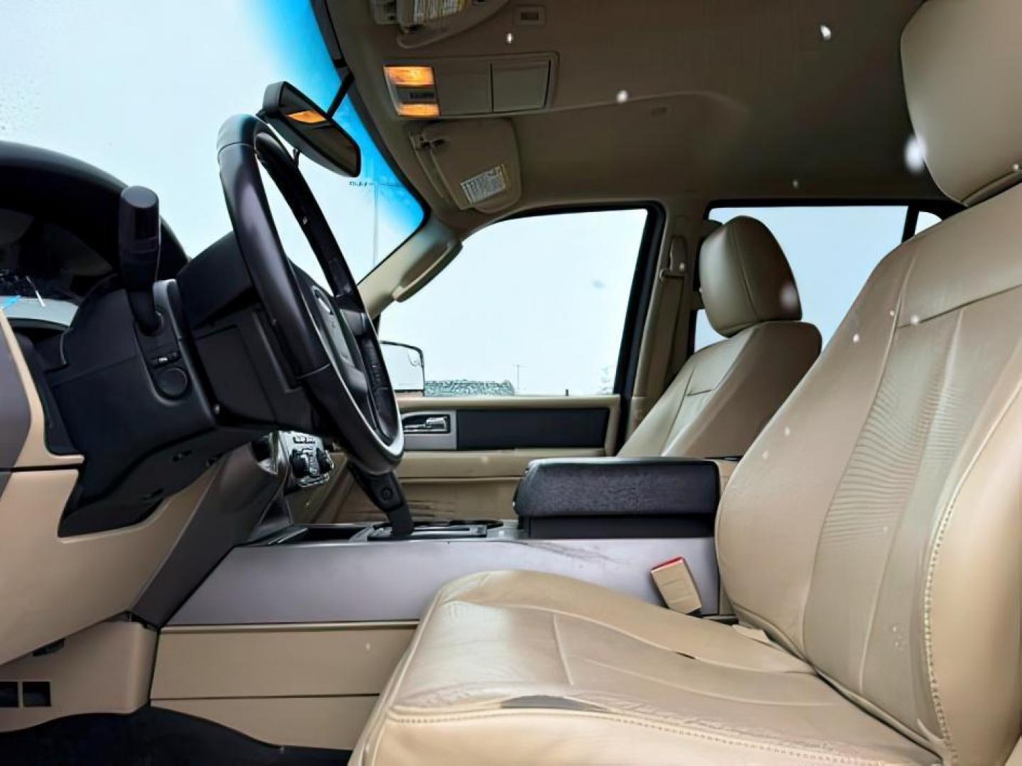 2017 BLUE /Ebony Ford Expedition EL (1FMJK1JT9HE) with an EcoBoost 35L V-6 gasoline direct injection engine, Automatic transmission, located at 1175 N Woodruff Ave, Idaho Falls, ID, 83401, 43.506901, -111.999657 - At Timberline Auto, finding a great deal on your next vehicle is always easy! Our experienced sales staff's goal is to help find you the right vehicle at the right price! Our knowledgeable finance department has options for almost any credit score. We offer extended service contract options to prote - Photo#13