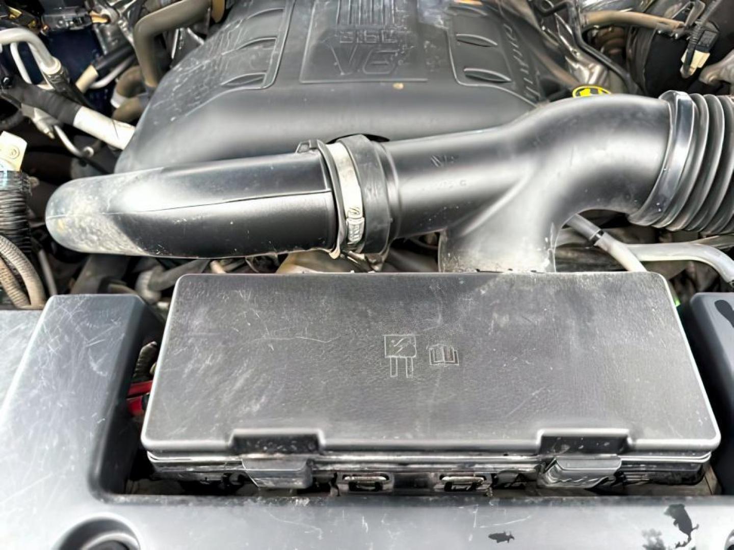 2017 BLUE /Ebony Ford Expedition EL (1FMJK1JT9HE) with an EcoBoost 35L V-6 gasoline direct injection engine, Automatic transmission, located at 1175 N Woodruff Ave, Idaho Falls, ID, 83401, 43.506901, -111.999657 - At Timberline Auto, finding a great deal on your next vehicle is always easy! Our experienced sales staff's goal is to help find you the right vehicle at the right price! Our knowledgeable finance department has options for almost any credit score. We offer extended service contract options to prote - Photo#25