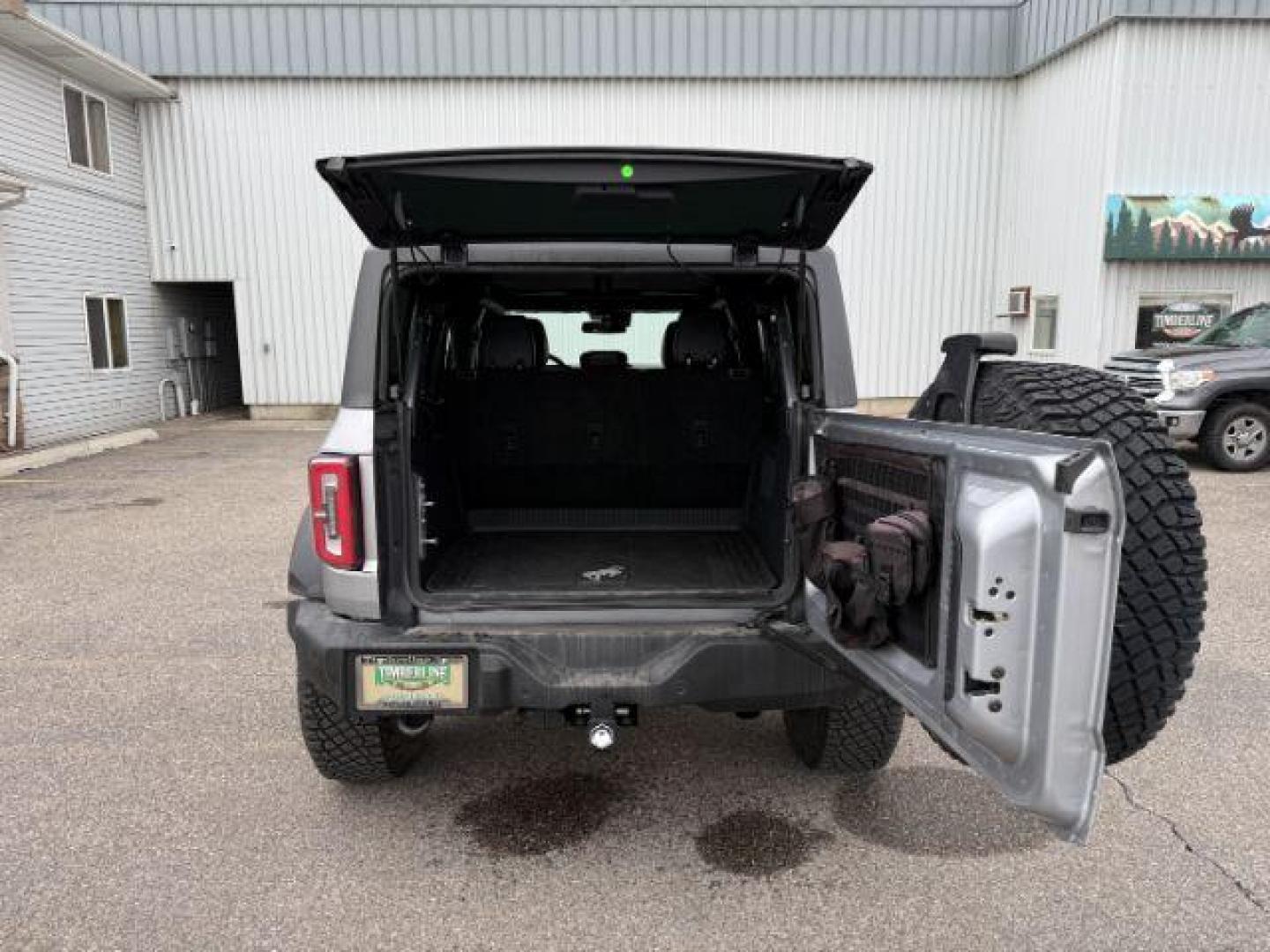 2022 SILVER /Medium Sandstone w/Black Onyx Ford Bronco (1FMEE5DP3NL) with an EcoBoost 27L V-6 portdirect injection engine, Automatic transmission, located at 1175 N Woodruff Ave, Idaho Falls, ID, 83401, 43.506901, -111.999657 - At Timberline Auto, finding a great deal on your next vehicle is always easy! Our experienced sales staff's goal is to help find you the right vehicle at the right price! Our knowledgeable finance department has options for almost any credit score. We offer extended service contract options to prote - Photo#30
