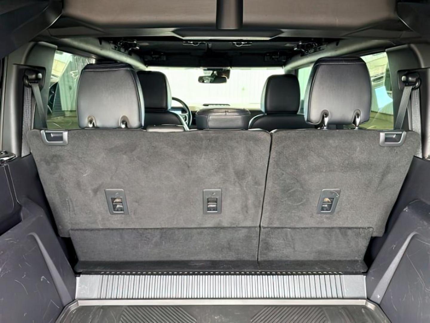 2022 SILVER /Medium Sandstone w/Black Onyx Ford Bronco (1FMEE5DP3NL) with an EcoBoost 27L V-6 portdirect injection engine, Automatic transmission, located at 1175 N Woodruff Ave, Idaho Falls, ID, 83401, 43.506901, -111.999657 - At Timberline Auto, finding a great deal on your next vehicle is always easy! Our experienced sales staff's goal is to help find you the right vehicle at the right price! Our knowledgeable finance department has options for almost any credit score. We offer extended service contract options to prote - Photo#5