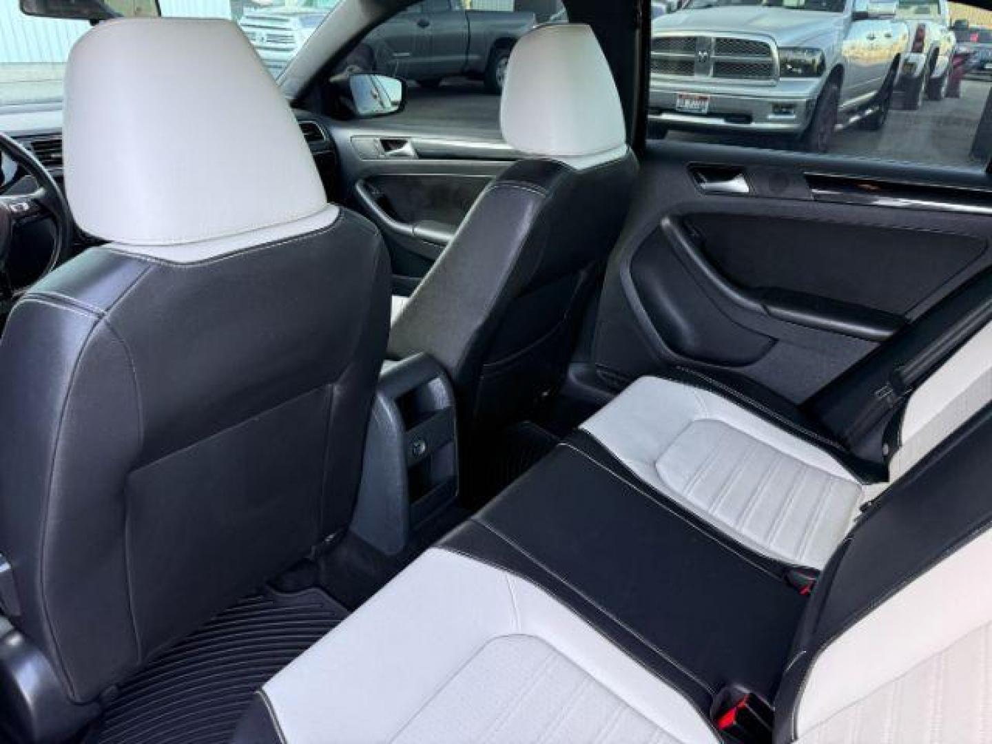 2015 Black Uni /Black Ceramique Volkswagen Jetta Sedan (3VWD17AJ3FM) with an 18L I-4 gasoline direct injection engine, Automatic transmission, located at 1175 N Woodruff Ave, Idaho Falls, ID, 83401, 43.506901, -111.999657 - At Timberline Auto, finding a great deal on your next vehicle is always easy! Our experienced sales staff's goal is to help find you the right vehicle at the right price! Our knowledgeable finance department has options for almost any credit score. We offer extended service contract options to prote - Photo#38