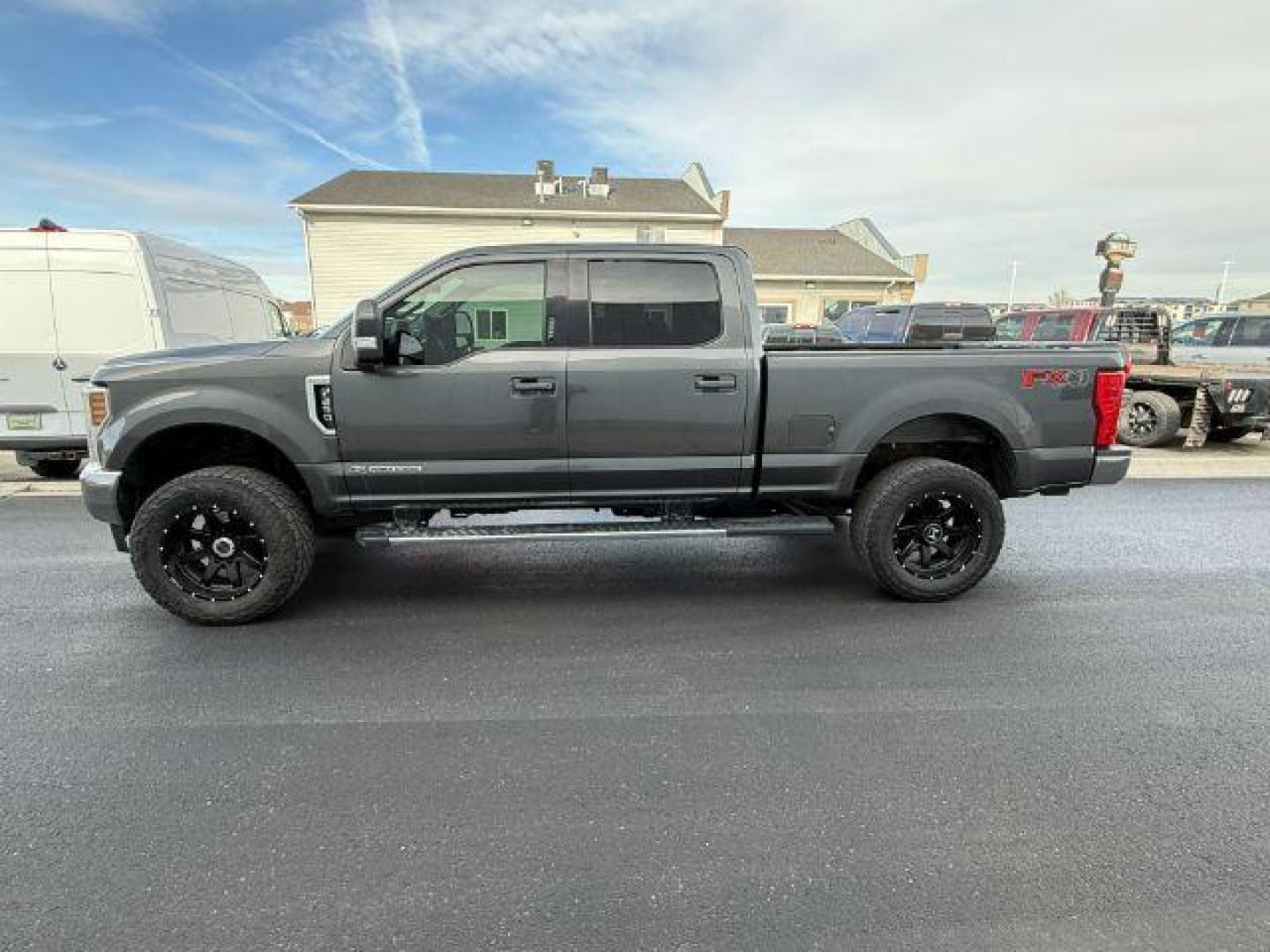 2018 GRAY /Black Ford F-250 (1FT7W2BT3JE) with an Powerstroke 67L V-8 diesel direct injection engine, Automatic transmission, located at 1175 N Woodruff Ave, Idaho Falls, ID, 83401, 43.506901, -111.999657 - At Timberline Auto, finding a great deal on your next vehicle is always easy! Our experienced sales staff's goal is to help find you the right vehicle at the right price! Our knowledgeable finance department has options for almost any credit score. We offer extended service contract options to prote - Photo#25