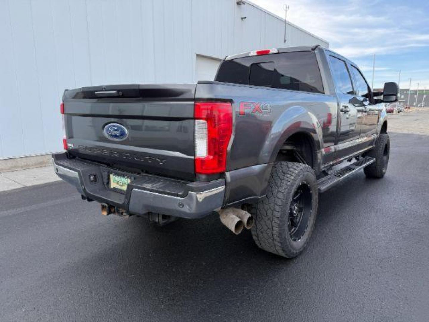 2018 GRAY /Black Ford F-250 (1FT7W2BT3JE) with an Powerstroke 67L V-8 diesel direct injection engine, Automatic transmission, located at 1175 N Woodruff Ave, Idaho Falls, ID, 83401, 43.506901, -111.999657 - At Timberline Auto, finding a great deal on your next vehicle is always easy! Our experienced sales staff's goal is to help find you the right vehicle at the right price! Our knowledgeable finance department has options for almost any credit score. We offer extended service contract options to prote - Photo#28
