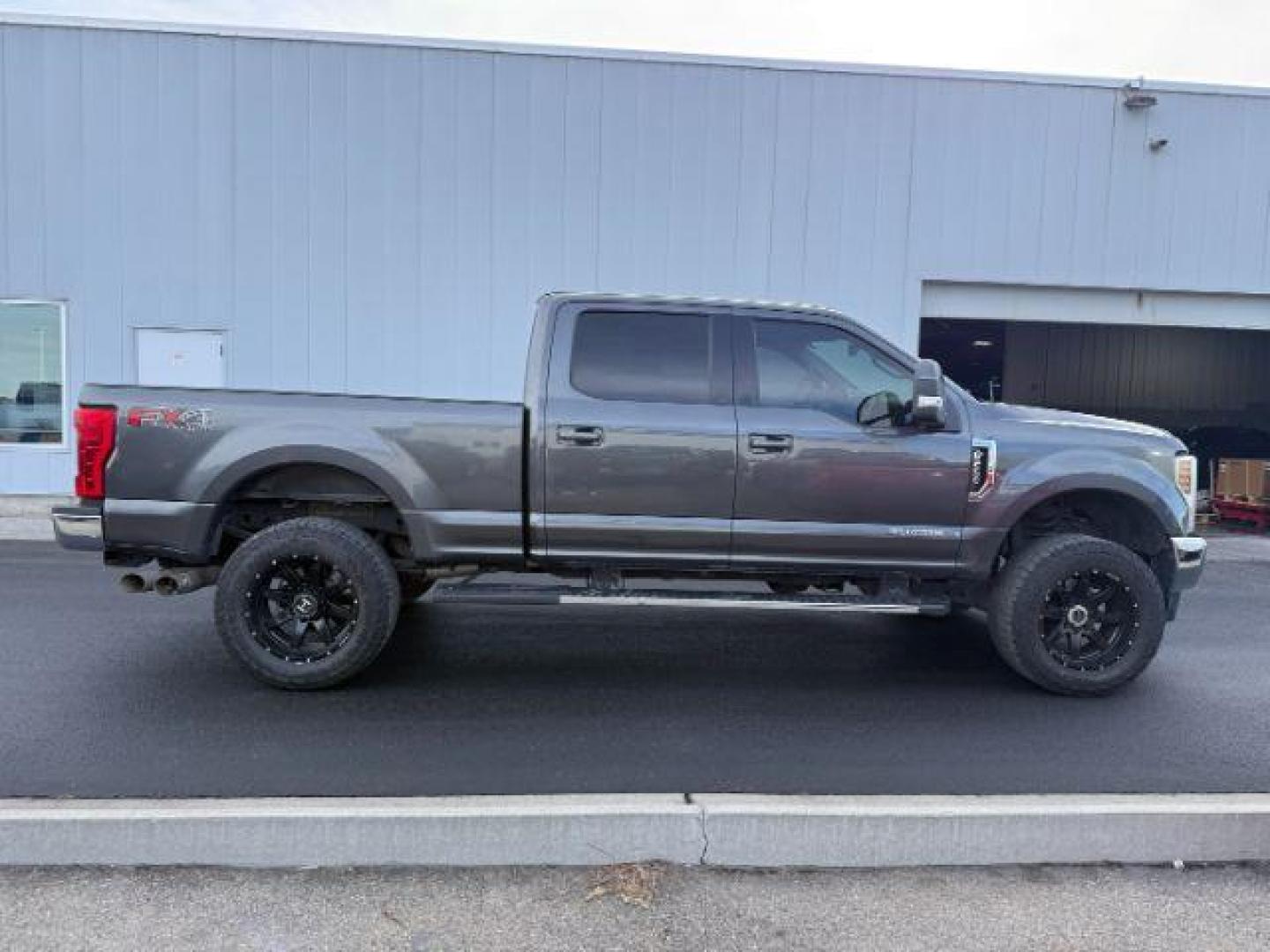 2018 GRAY /Black Ford F-250 (1FT7W2BT3JE) with an Powerstroke 67L V-8 diesel direct injection engine, Automatic transmission, located at 1175 N Woodruff Ave, Idaho Falls, ID, 83401, 43.506901, -111.999657 - At Timberline Auto, finding a great deal on your next vehicle is always easy! Our experienced sales staff's goal is to help find you the right vehicle at the right price! Our knowledgeable finance department has options for almost any credit score. We offer extended service contract options to prote - Photo#29