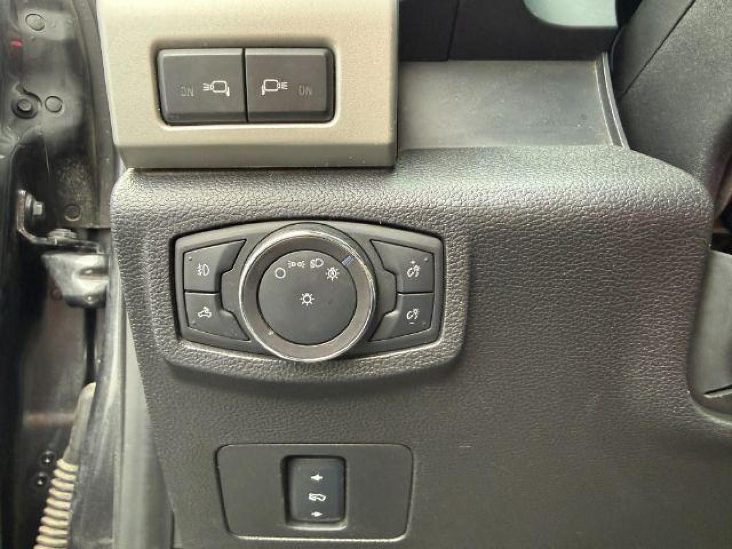 2018 GRAY /Black Ford F-250 (1FT7W2BT3JE) with an Powerstroke 67L V-8 diesel direct injection engine, Automatic transmission, located at 1175 N Woodruff Ave, Idaho Falls, ID, 83401, 43.506901, -111.999657 - At Timberline Auto, finding a great deal on your next vehicle is always easy! Our experienced sales staff's goal is to help find you the right vehicle at the right price! Our knowledgeable finance department has options for almost any credit score. We offer extended service contract options to prote - Photo#42