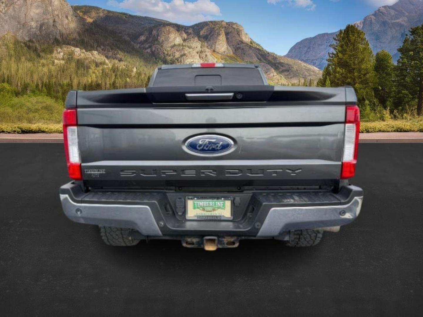 2018 GRAY /Black Ford F-250 (1FT7W2BT3JE) with an Powerstroke 67L V-8 diesel direct injection engine, Automatic transmission, located at 1175 N Woodruff Ave, Idaho Falls, ID, 83401, 43.506901, -111.999657 - At Timberline Auto, finding a great deal on your next vehicle is always easy! Our experienced sales staff's goal is to help find you the right vehicle at the right price! Our knowledgeable finance department has options for almost any credit score. We offer extended service contract options to prote - Photo#3