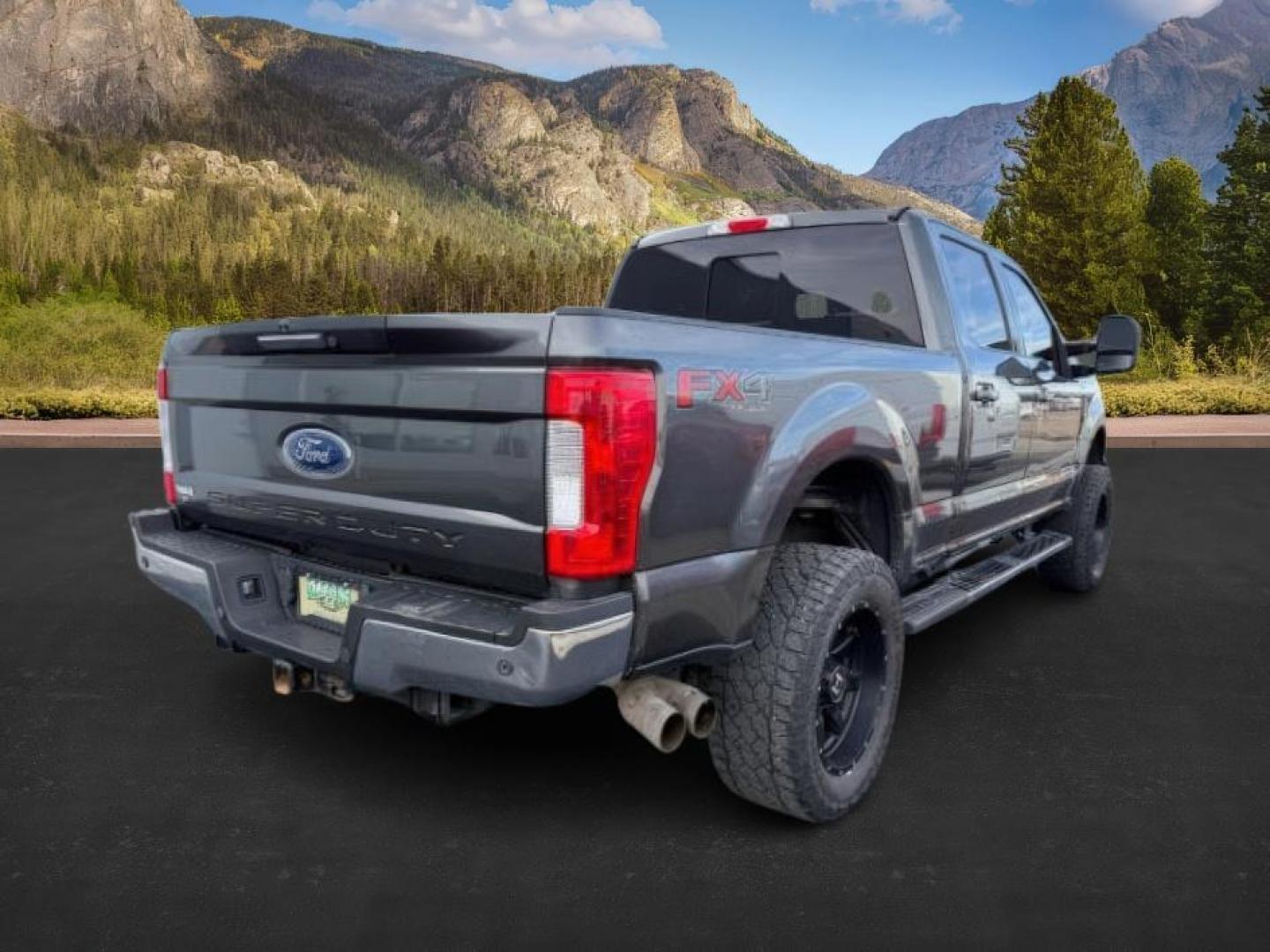 2018 GRAY /Black Ford F-250 (1FT7W2BT3JE) with an Powerstroke 67L V-8 diesel direct injection engine, Automatic transmission, located at 1175 N Woodruff Ave, Idaho Falls, ID, 83401, 43.506901, -111.999657 - At Timberline Auto, finding a great deal on your next vehicle is always easy! Our experienced sales staff's goal is to help find you the right vehicle at the right price! Our knowledgeable finance department has options for almost any credit score. We offer extended service contract options to prote - Photo#4
