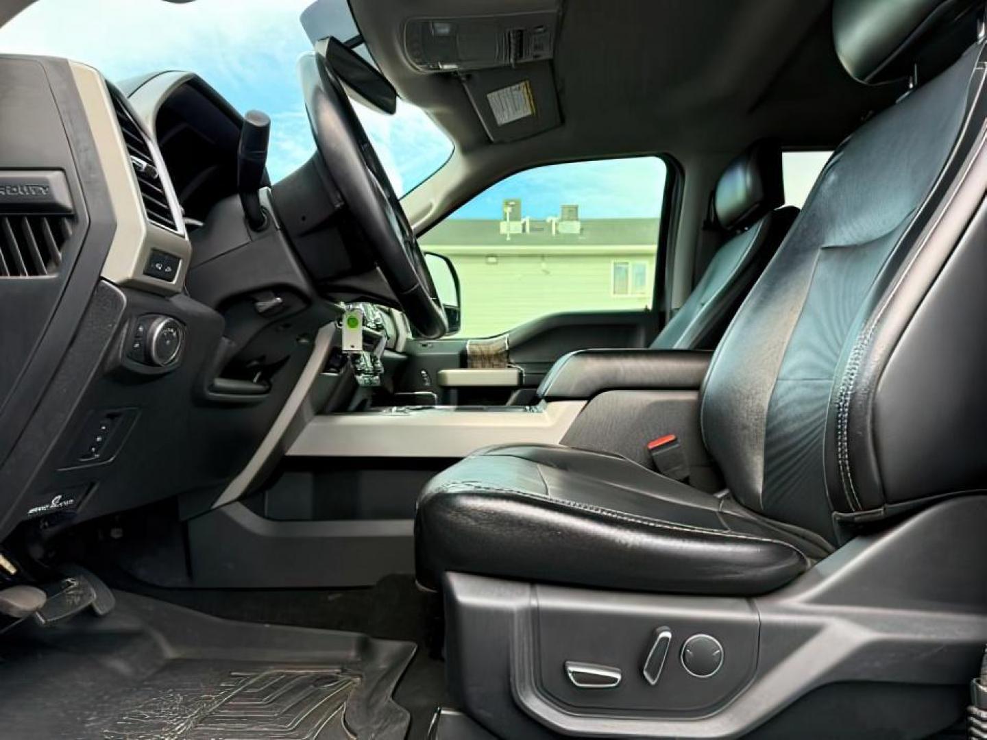 2018 GRAY /Black Ford F-250 (1FT7W2BT3JE) with an Powerstroke 67L V-8 diesel direct injection engine, Automatic transmission, located at 1175 N Woodruff Ave, Idaho Falls, ID, 83401, 43.506901, -111.999657 - At Timberline Auto, finding a great deal on your next vehicle is always easy! Our experienced sales staff's goal is to help find you the right vehicle at the right price! Our knowledgeable finance department has options for almost any credit score. We offer extended service contract options to prote - Photo#11