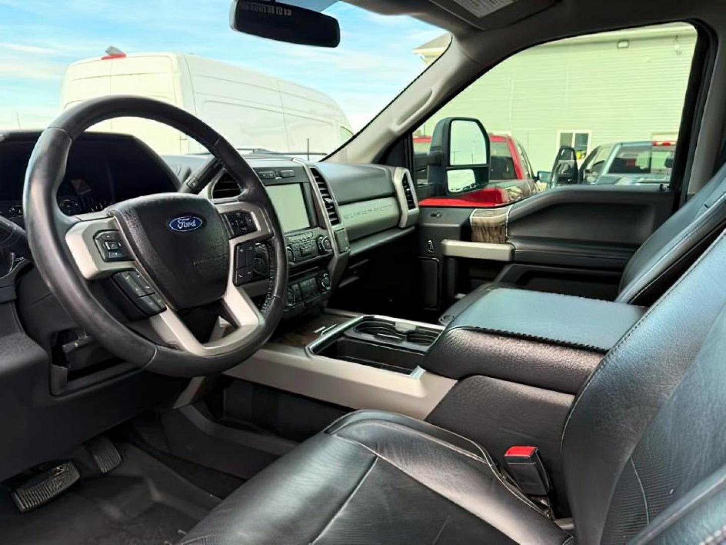 2018 GRAY /Black Ford F-250 (1FT7W2BT3JE) with an Powerstroke 67L V-8 diesel direct injection engine, Automatic transmission, located at 1175 N Woodruff Ave, Idaho Falls, ID, 83401, 43.506901, -111.999657 - At Timberline Auto, finding a great deal on your next vehicle is always easy! Our experienced sales staff's goal is to help find you the right vehicle at the right price! Our knowledgeable finance department has options for almost any credit score. We offer extended service contract options to prote - Photo#12